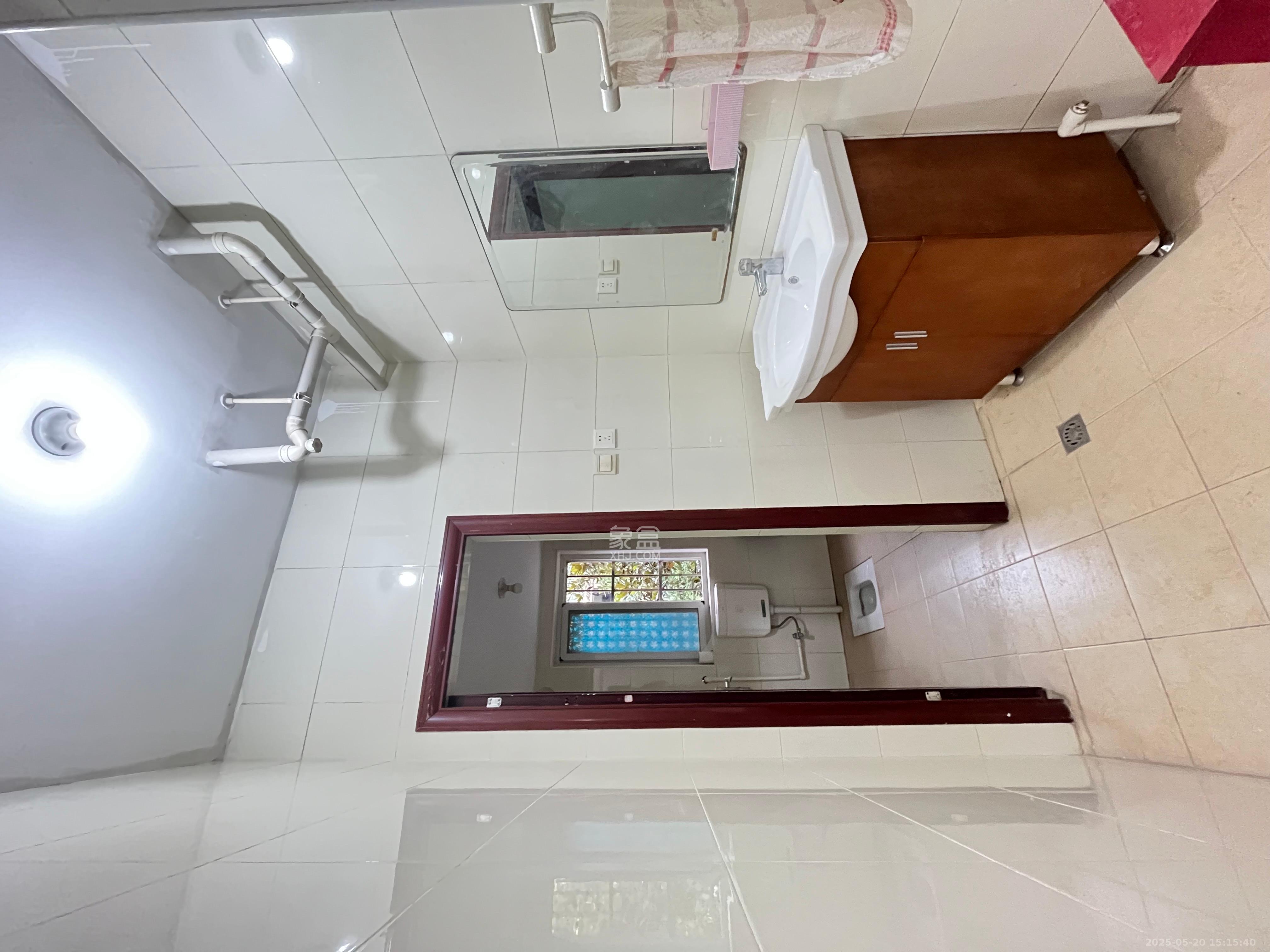 学府华庭 4室2厅2卫 2600.0元/月 学府华庭 4室2厅2卫 2600.0元/月室内图