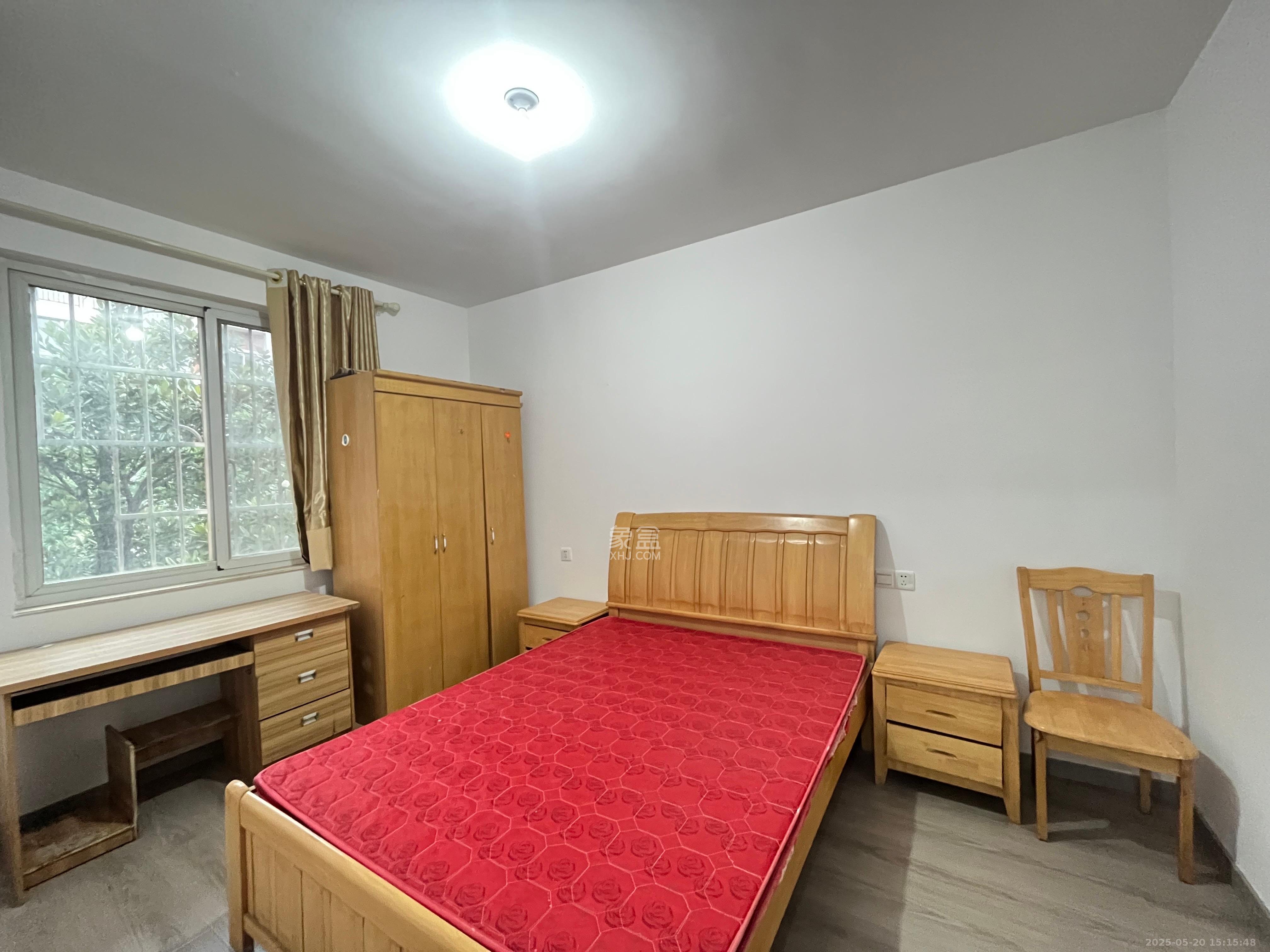 学府华庭 4室2厅2卫 2600.0元/月 学府华庭 4室2厅2卫 2600.0元/月室内图