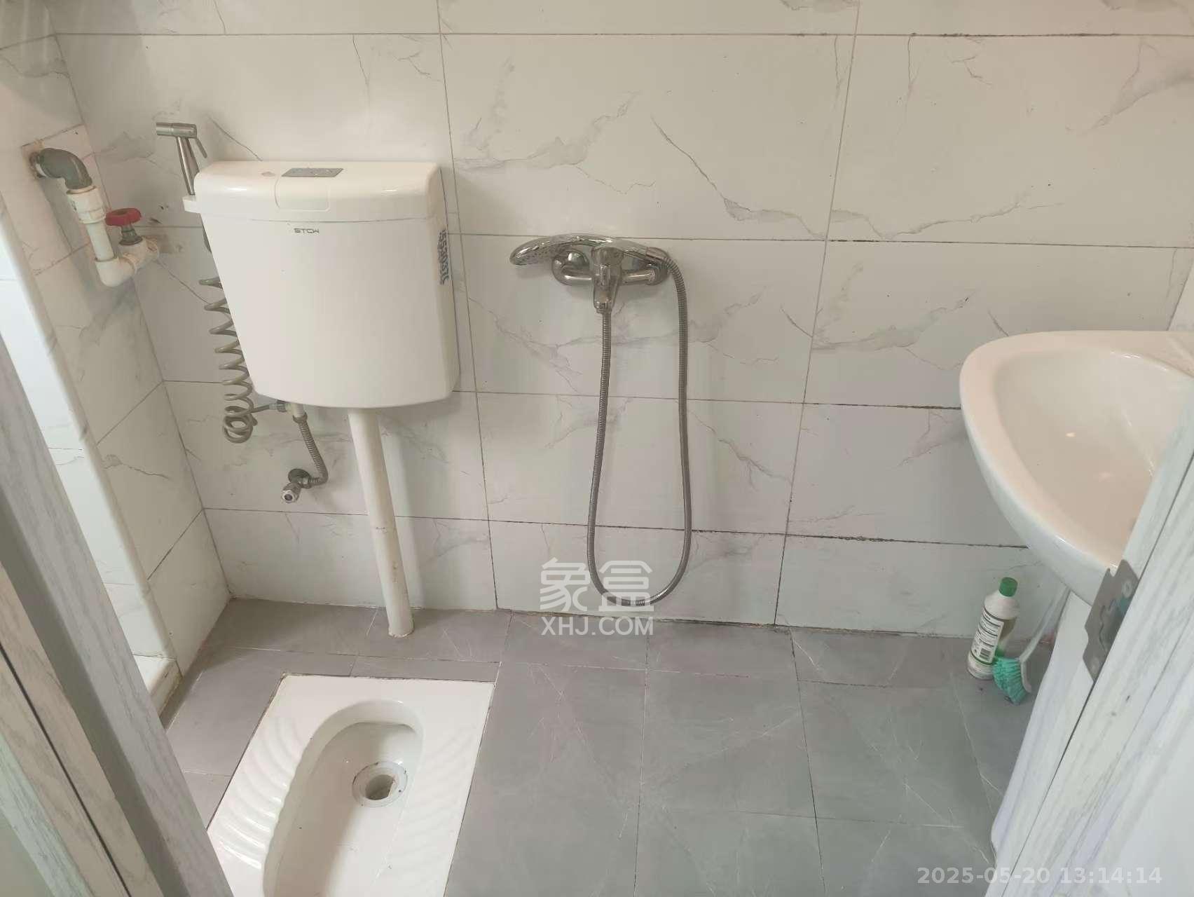 涂家冲社区(涂新小区、农商银行宿舍) 2室1厅1卫 2200.0元/月 涂家冲社区(涂新小区、农商银行宿舍) 2室1厅1卫 2200.0元/月室内图