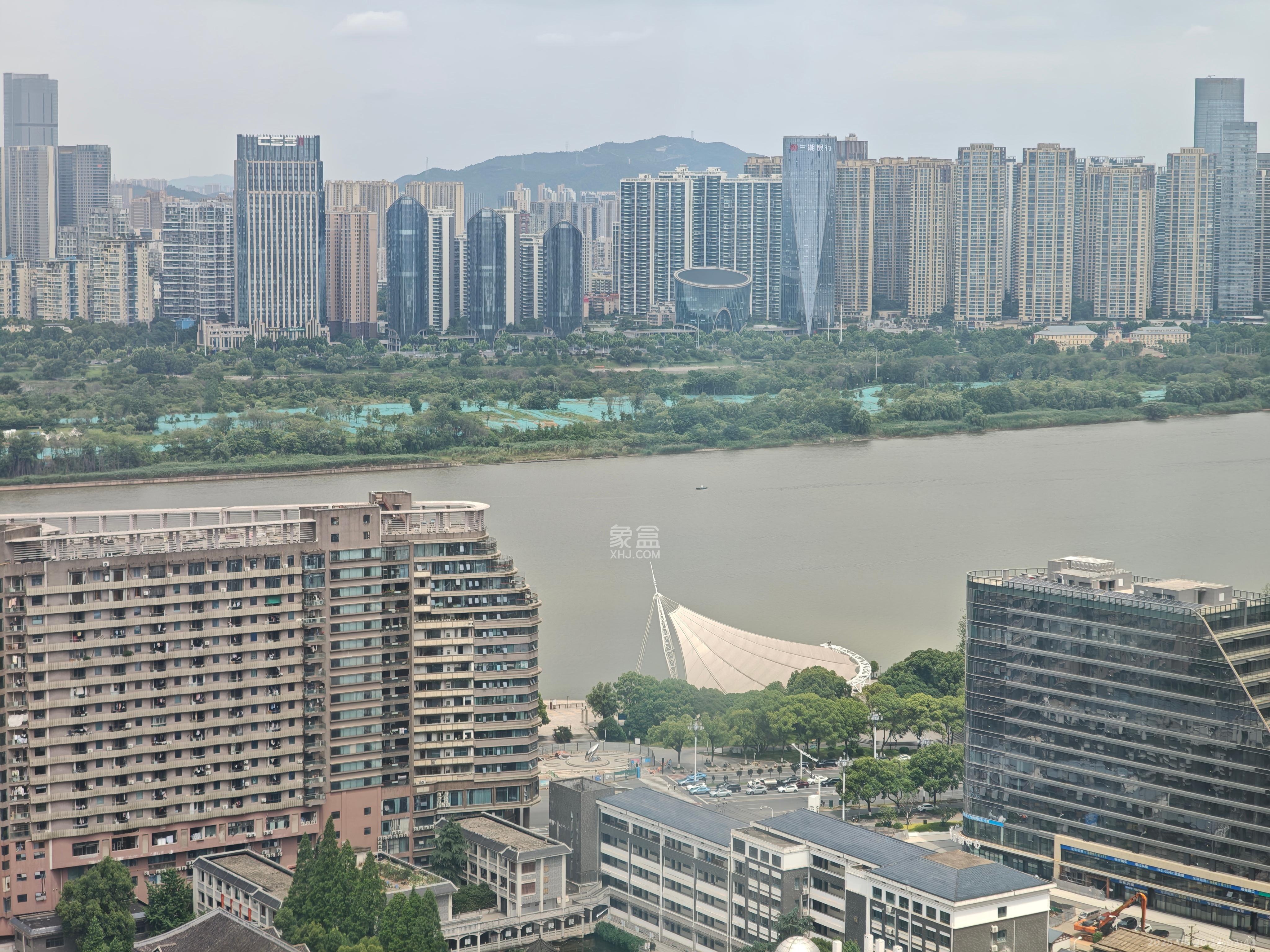 华润置地中心  1室1厅1卫    2400.0元/月室内图