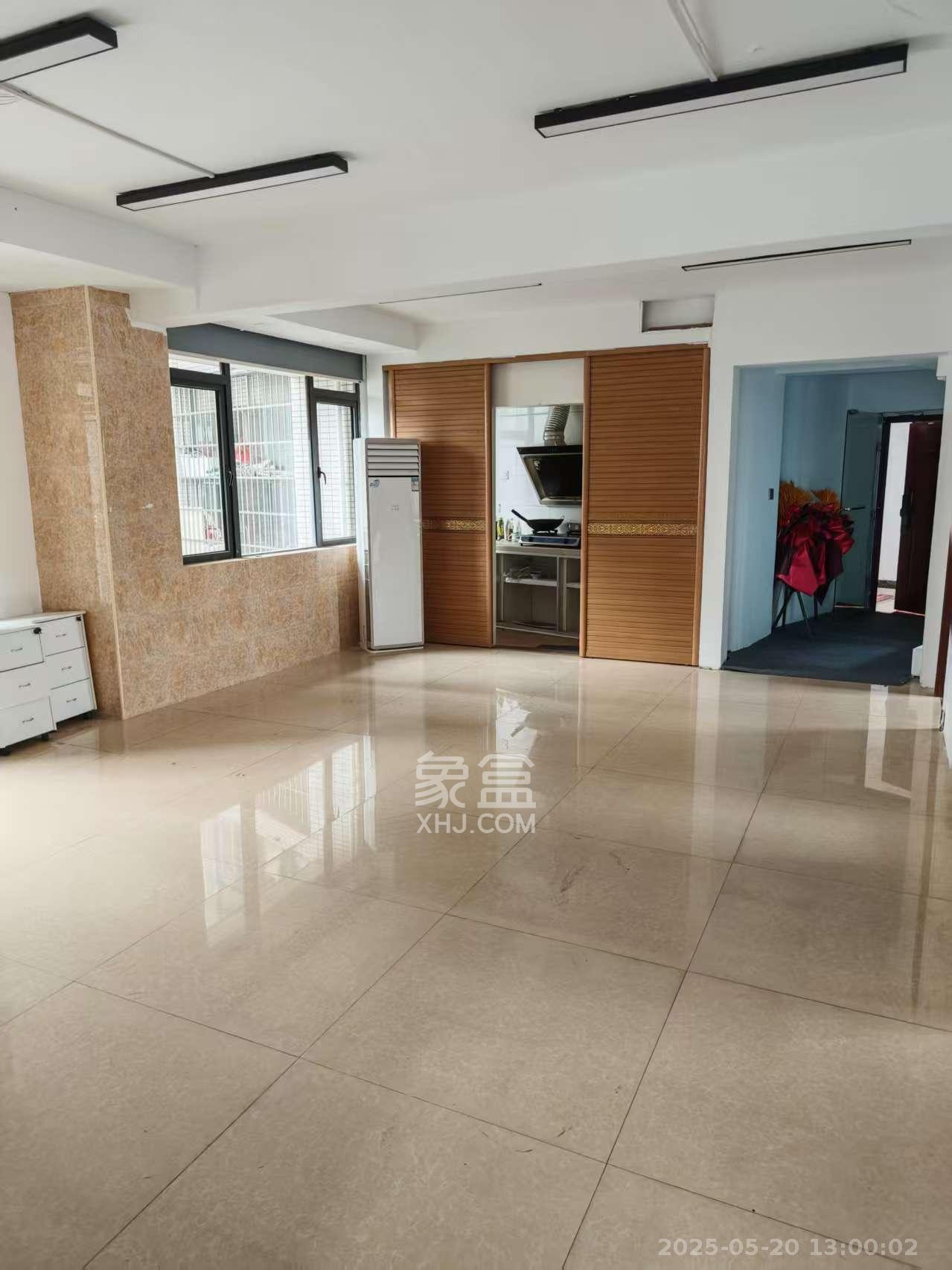 西城龙庭 4室2厅2卫 2200.0元/月 西城龙庭 4室2厅2卫 2200.0元/月室内图