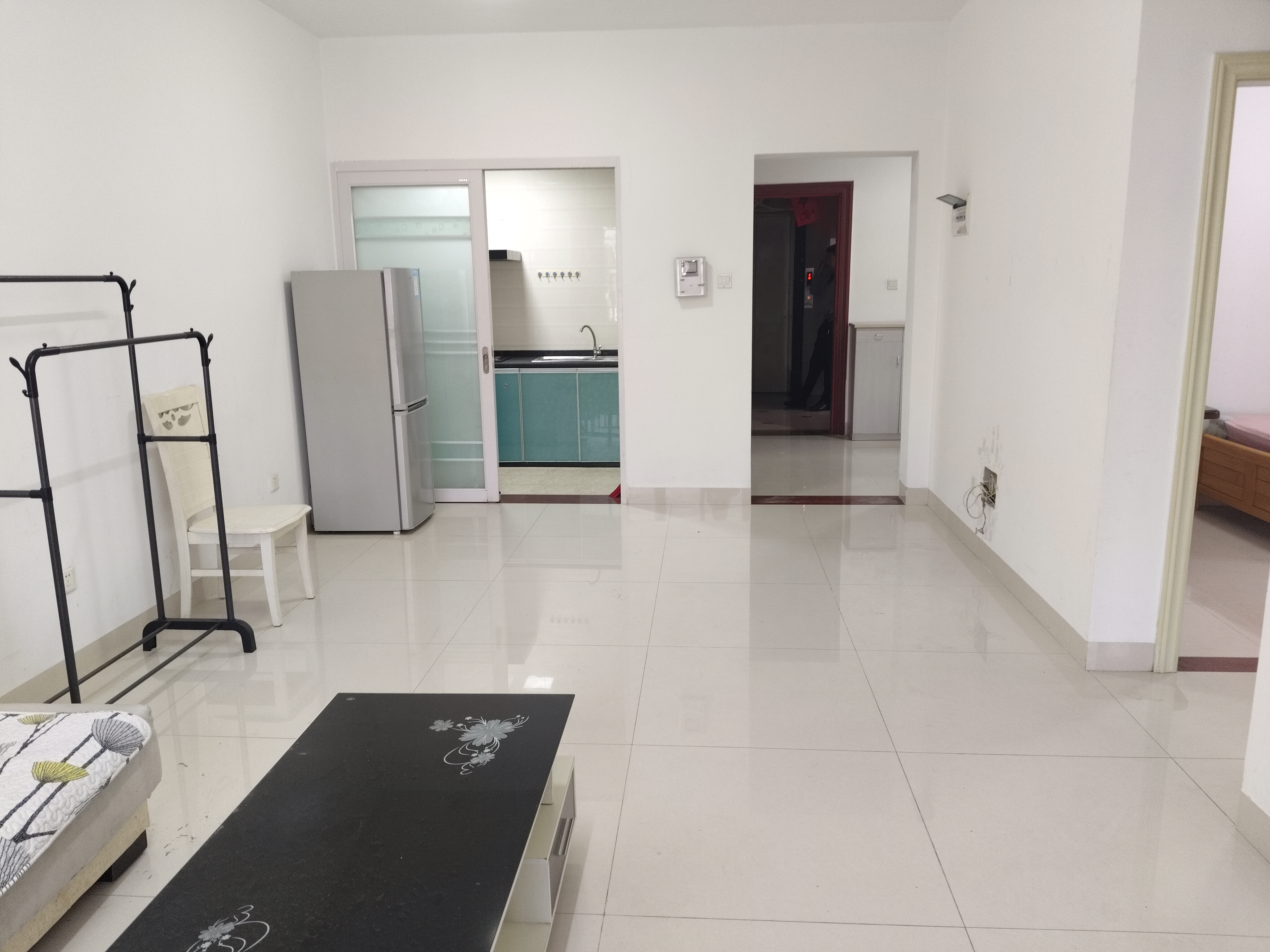 滨江帝景一期  2室2厅1卫   2100.00元/月室内图