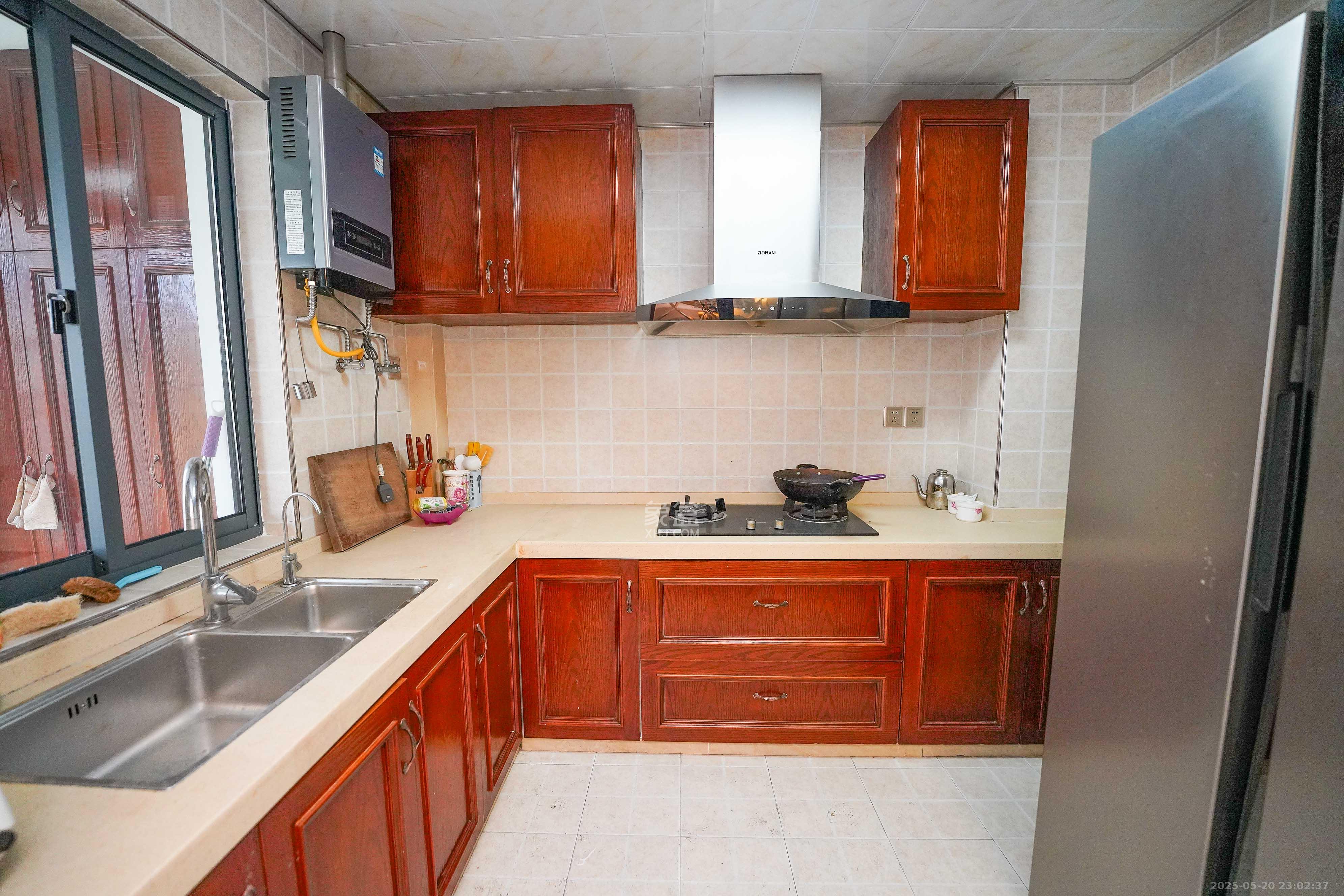 五矿紫湖香醍 4室2厅2卫 124.0万 五矿紫湖香醍 4室2厅2卫 124.0万厨房