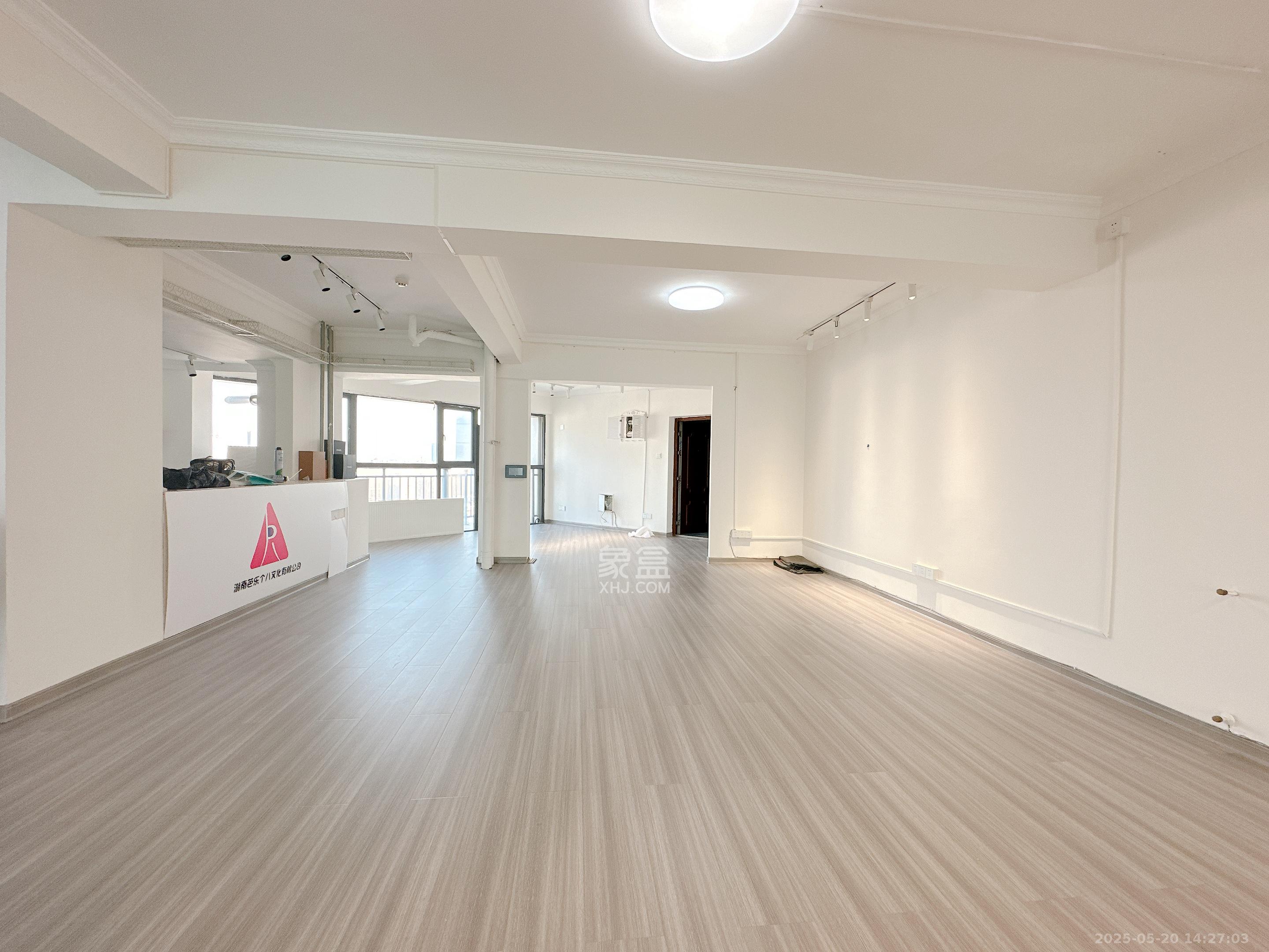 潮宗御苑 4室2厅2卫 6800.0元/月 潮宗御苑 4室2厅2卫 6800.0元/月室内图