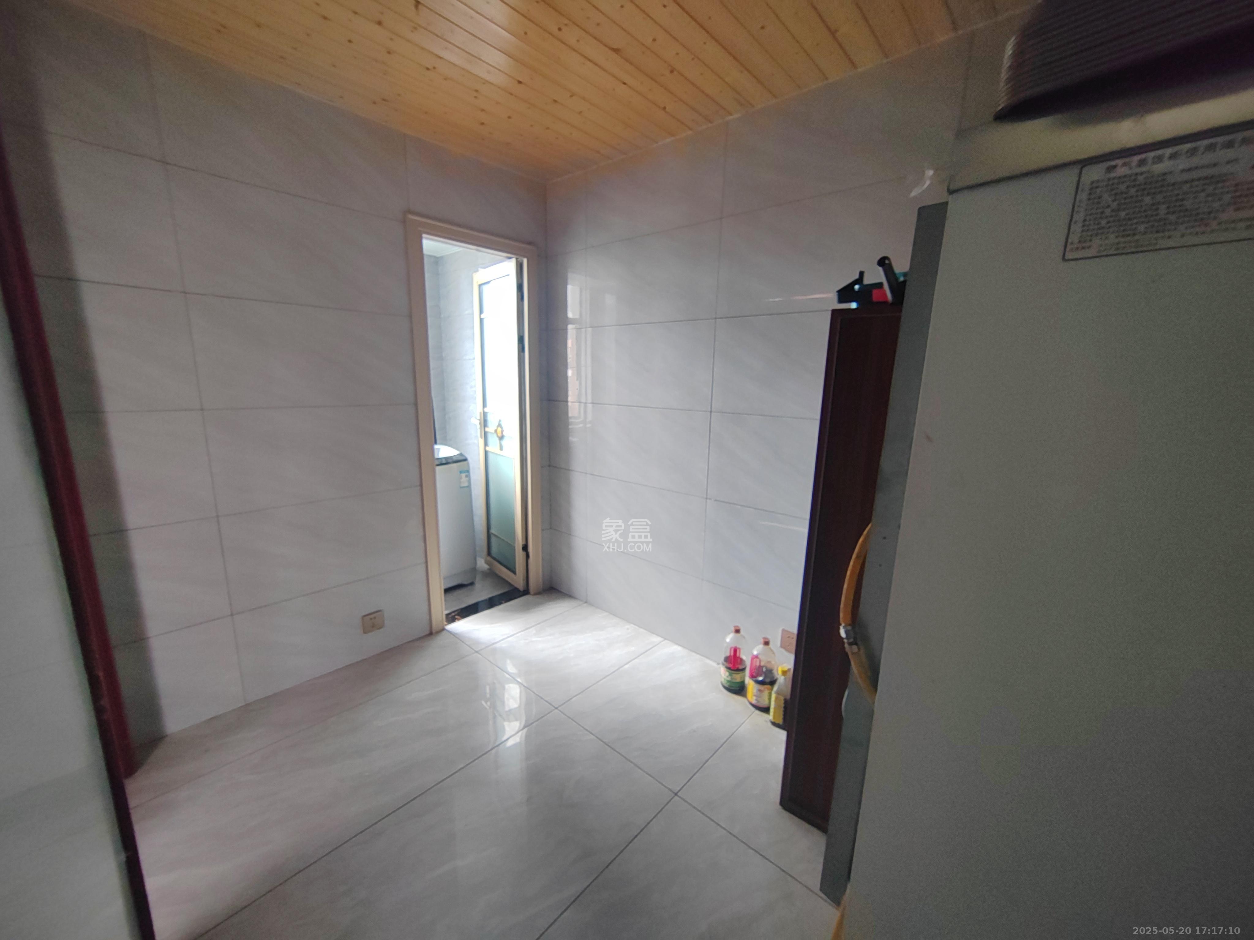 翰林居 9室3厅4卫 4800.0元/月 翰林居 9室3厅4卫 4800.0元/月室内图