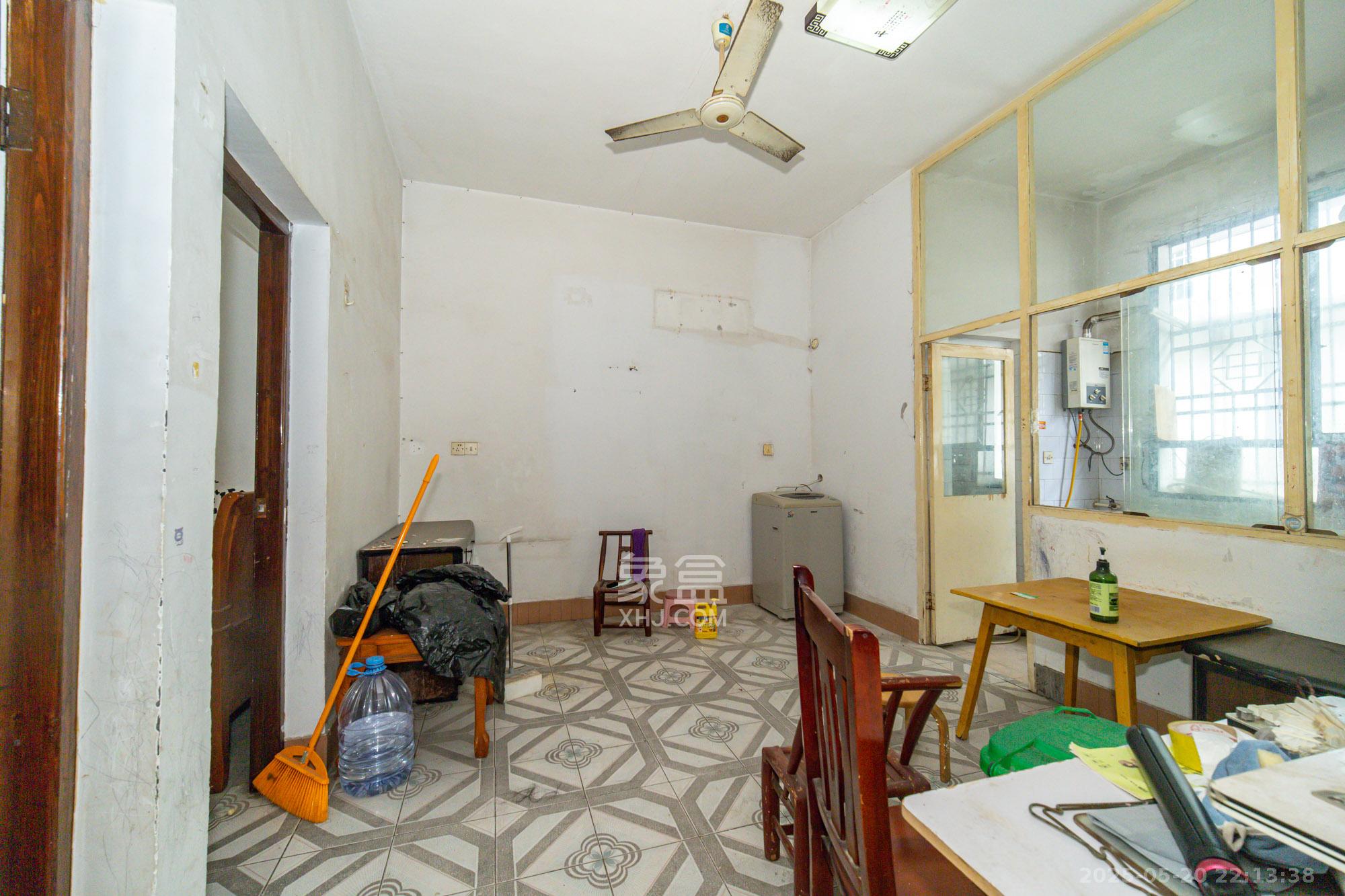 星沙一区 4室2厅0卫 117.5万 星沙一区 4室2厅0卫 117.5万客厅