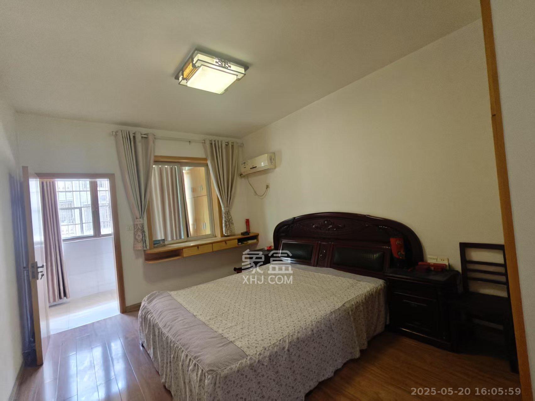 石油小区 4室2厅2卫 56.8万 石油小区 4室2厅2卫 56.8万室内图