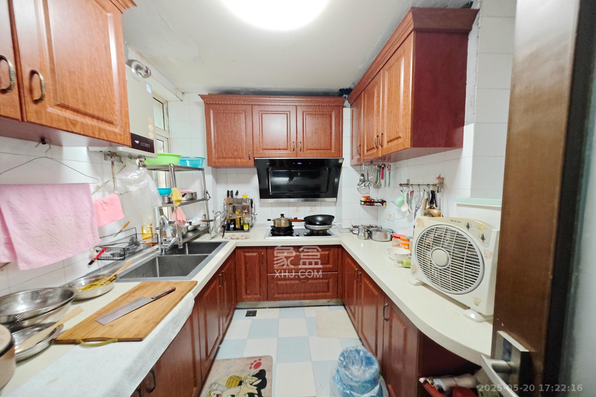 鑫天佳园  3室2厅2卫    83.8万 鑫天佳园  3室2厅2卫    83.8万厨房