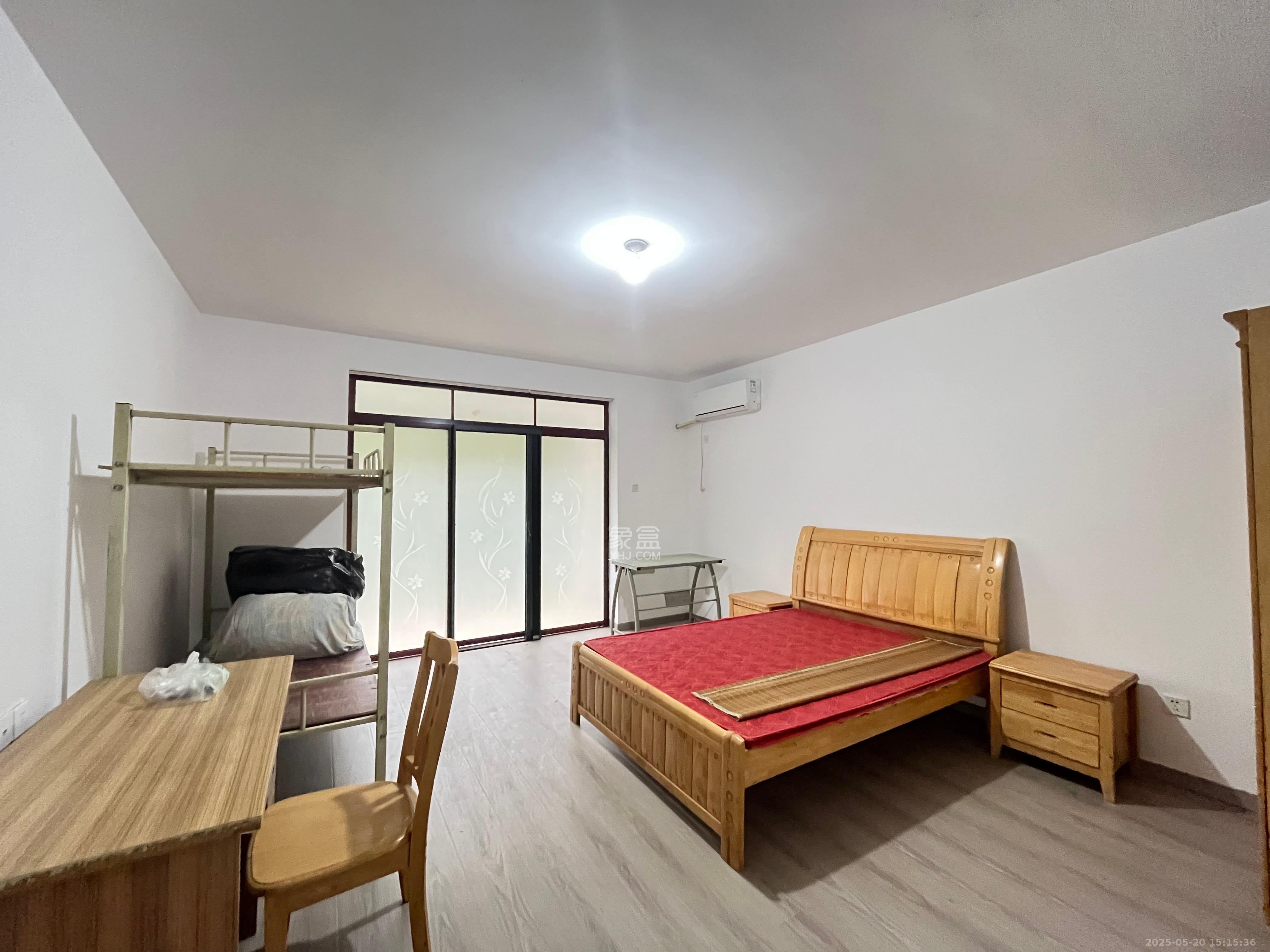 学府华庭 4室2厅2卫 2600.0元/月 学府华庭 4室2厅2卫 2600.0元/月室内图