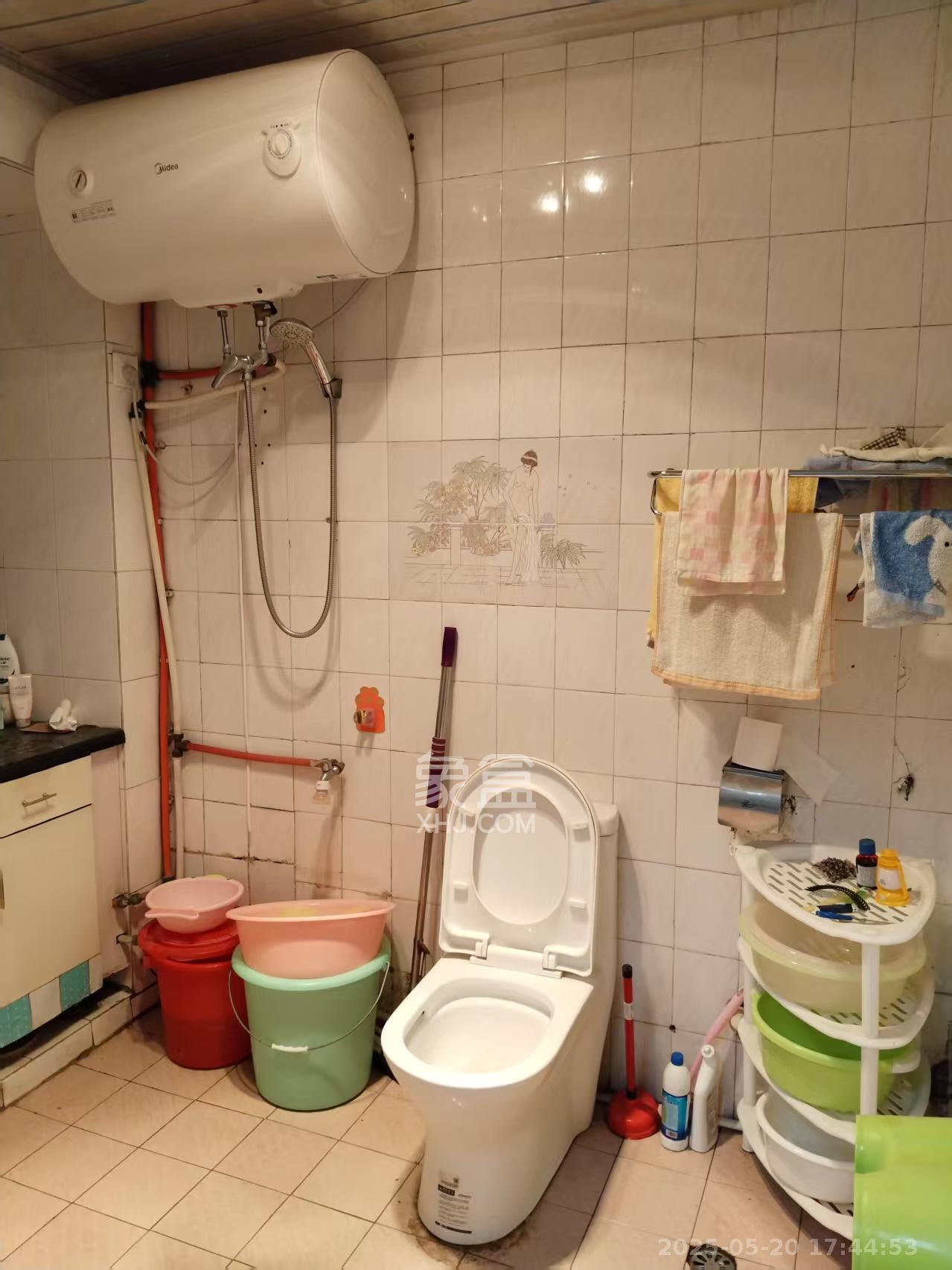 火星镇长沙电业局宿舍  2室1厅1卫    1400.0元/月 火星镇长沙电业局宿舍  2室1厅1卫    1400.0元/月室内图