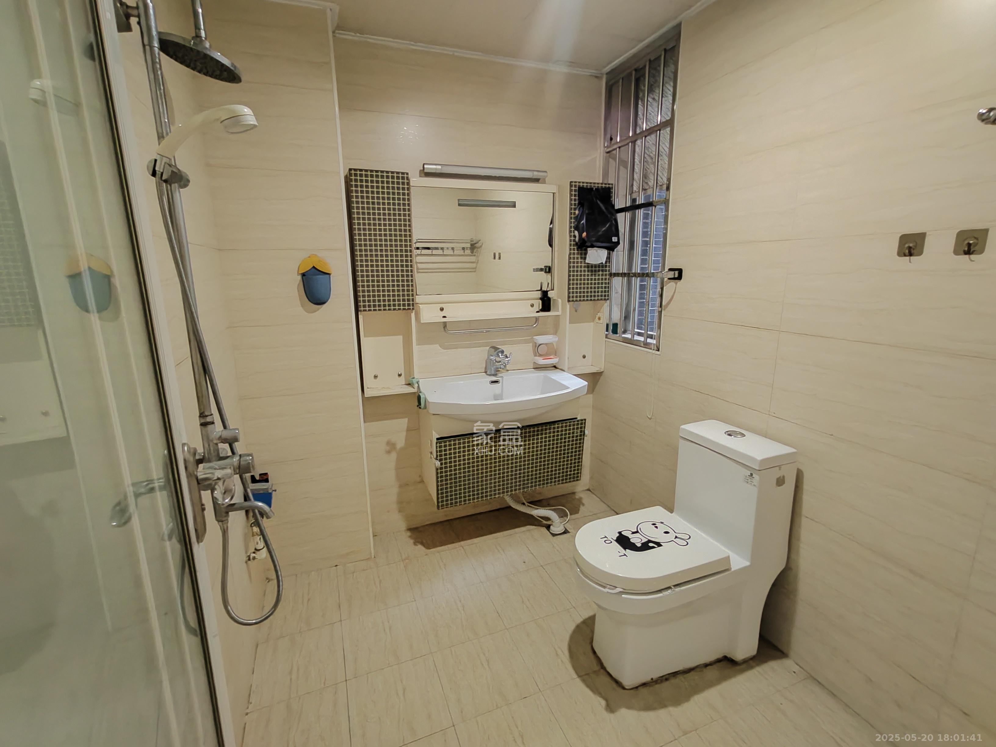 双盈卧龙湾  3室2厅2卫   2000.00元/月室内图