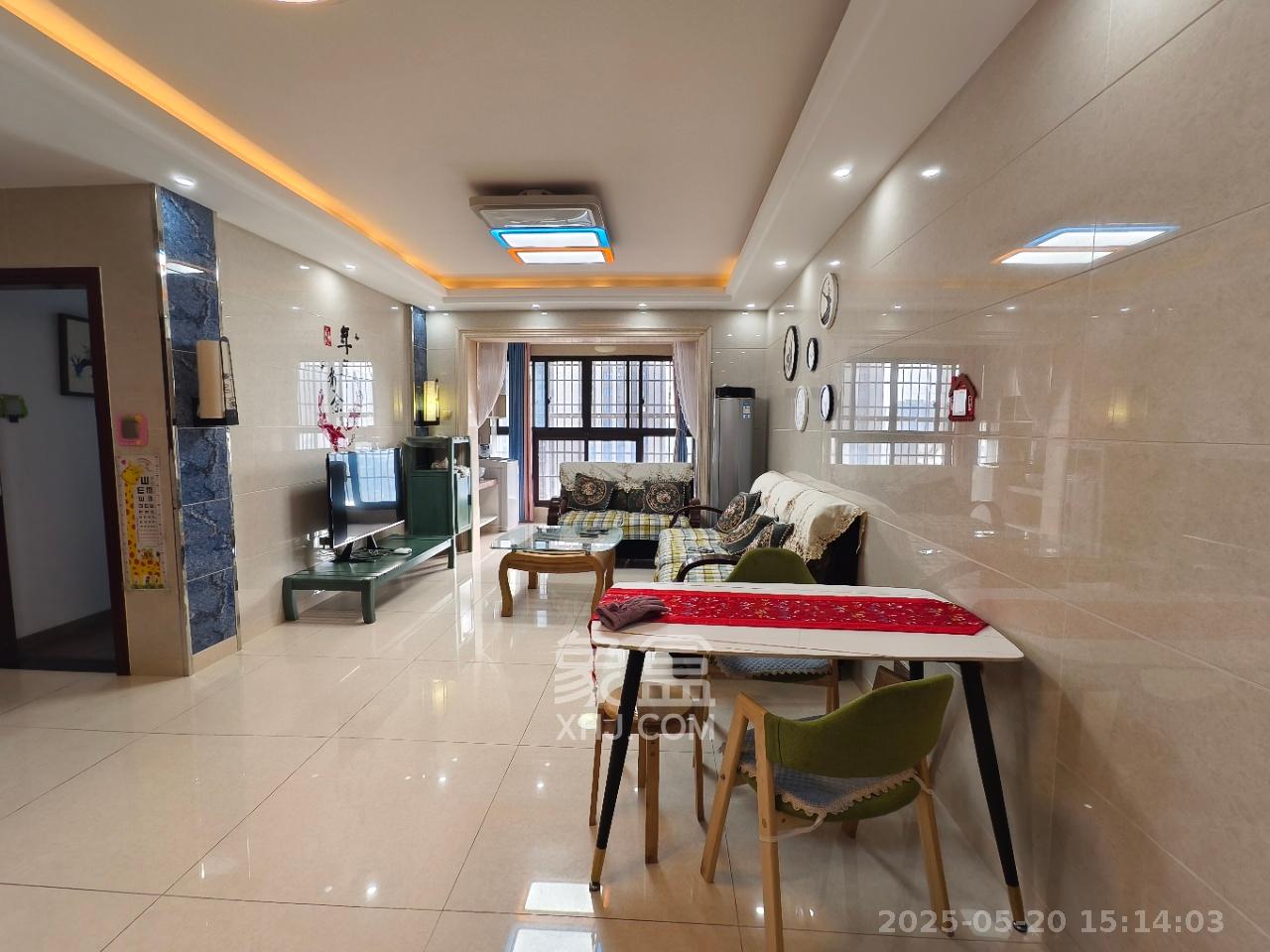 星湖湾一期高层  3室2厅1卫   2500.00元/月室内图