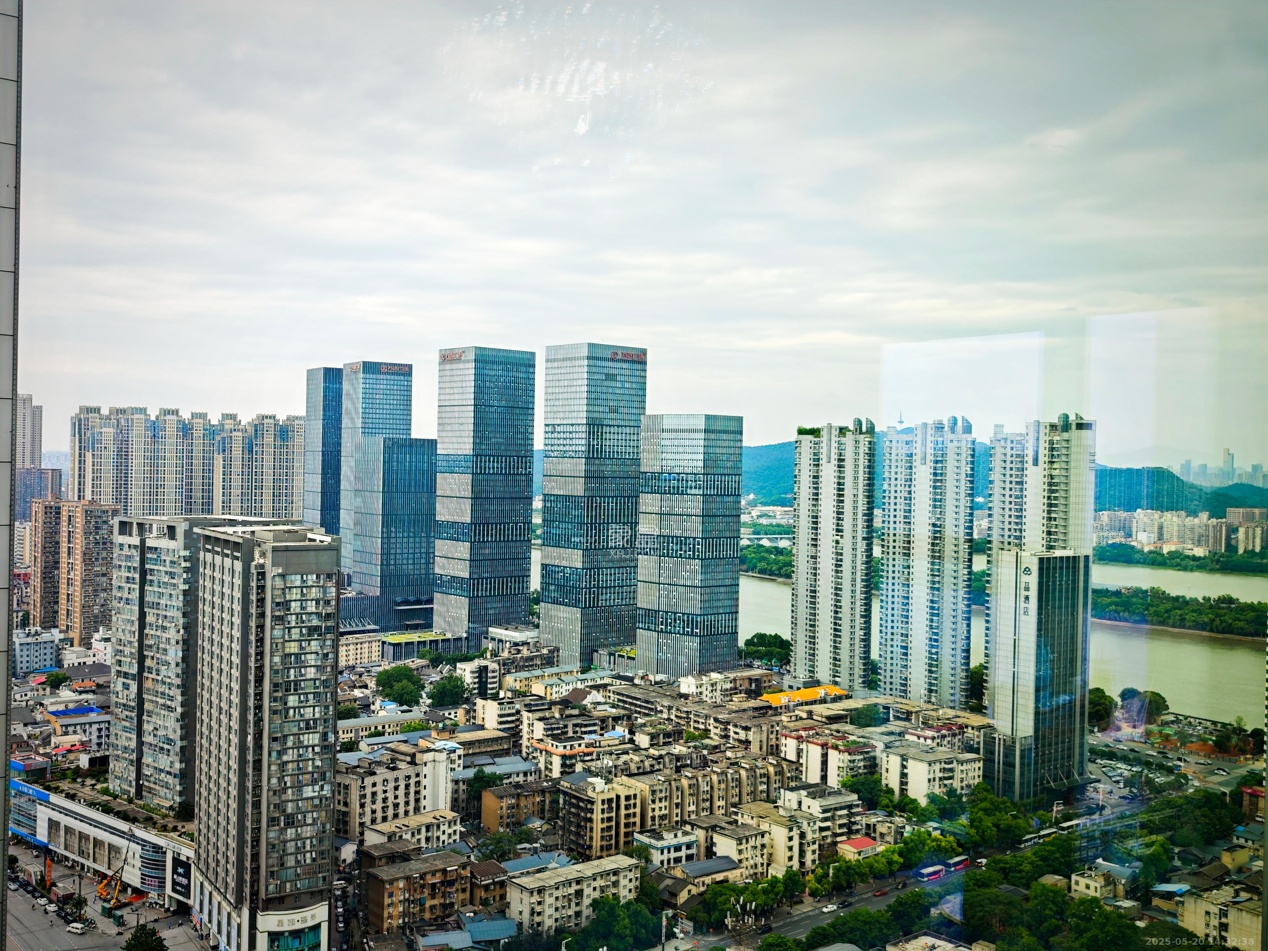 华润置地中心  1室1厅1卫    2600.0元/月室内图
