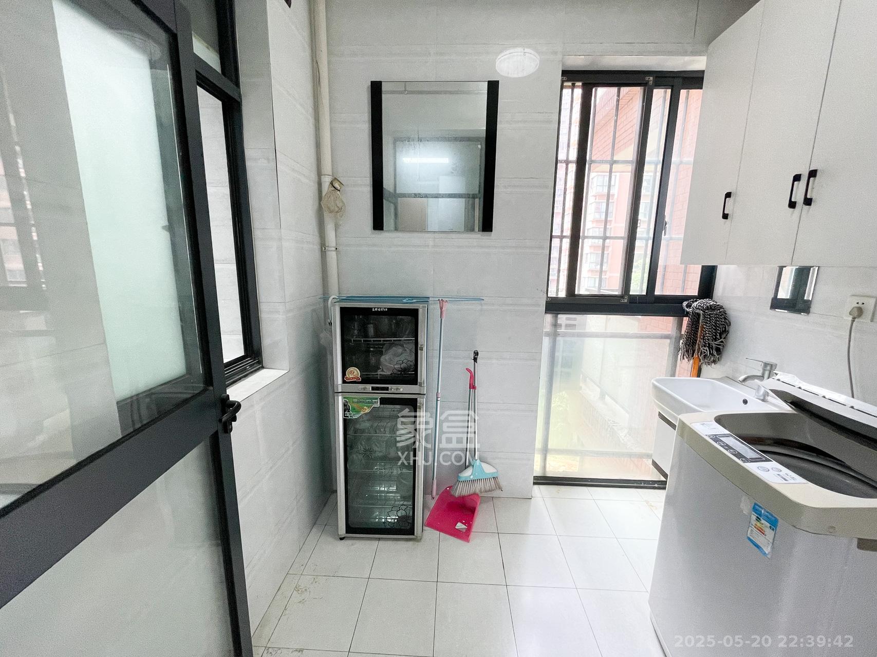 珠江东方明珠(新地东方明珠)一二期 3室2厅1卫 86.0万 珠江东方明珠(新地东方明珠)一二期 3室2厅1卫 86.0万阳台