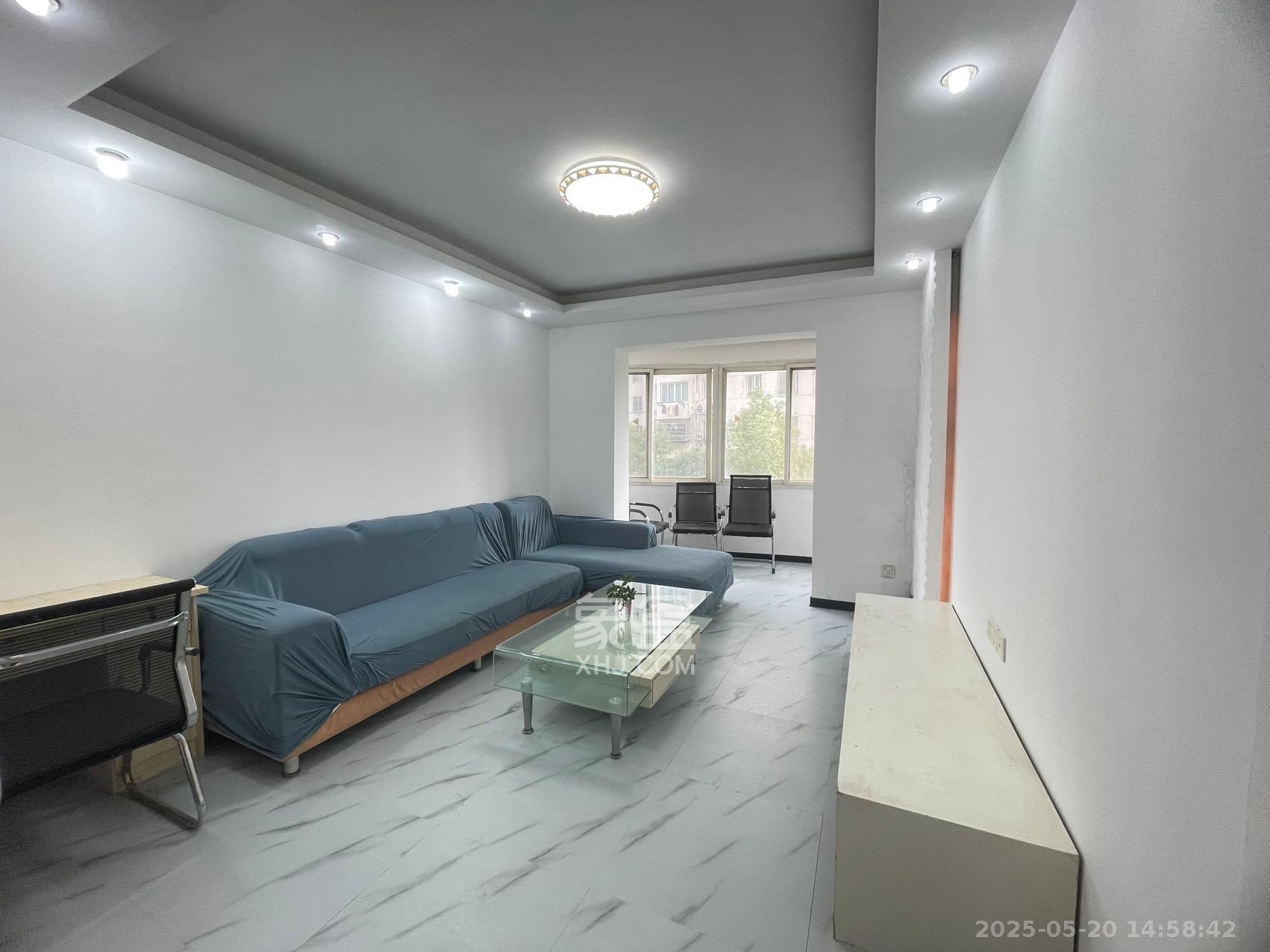 玛依拉山庄  2室2厅1卫    2300.0元/月 玛依拉山庄  2室2厅1卫    2300.0元/月