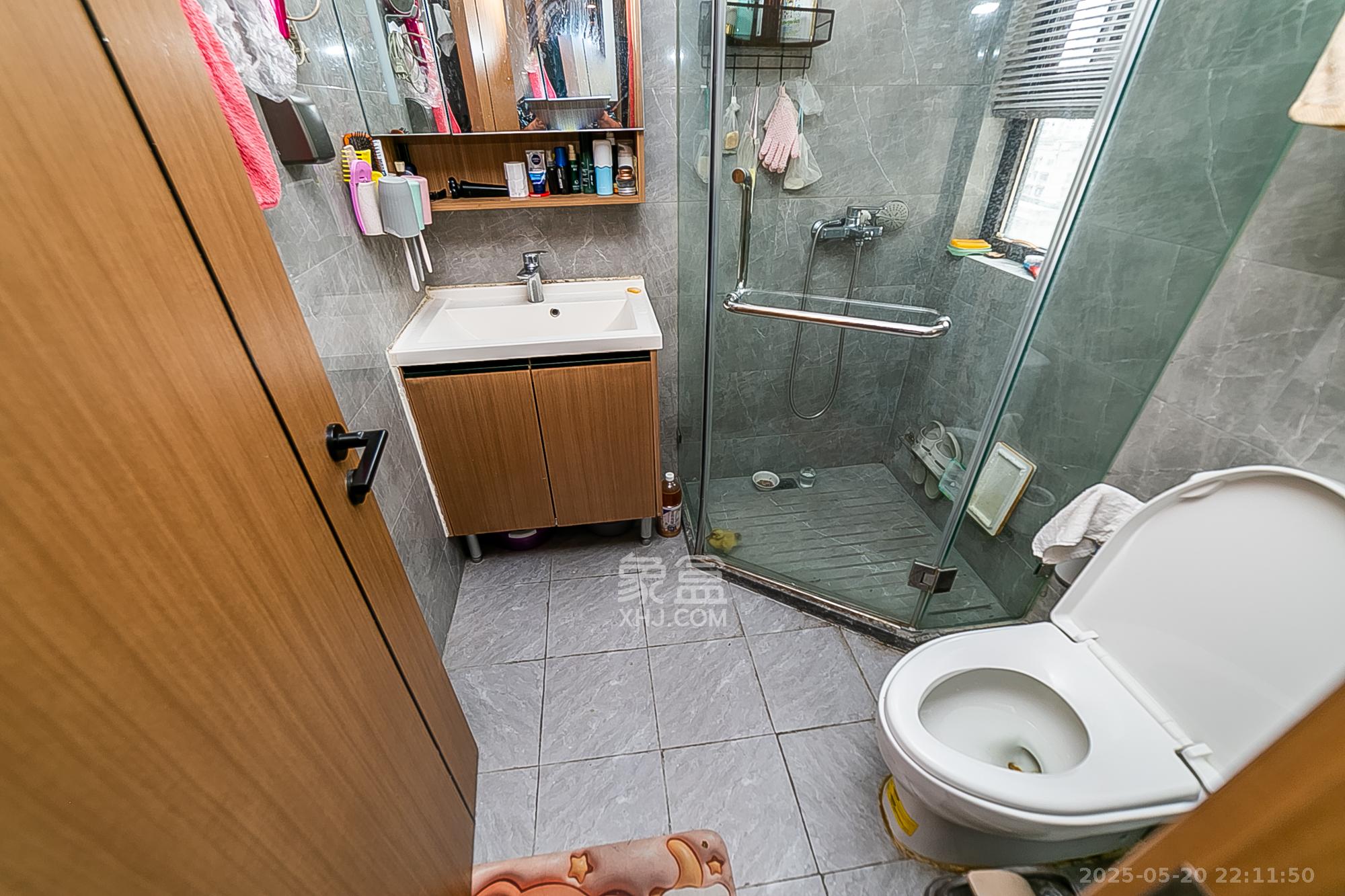 卓越江岸  4室2厅2卫    201.0万 卓越江岸  4室2厅2卫    201.0万卫生间