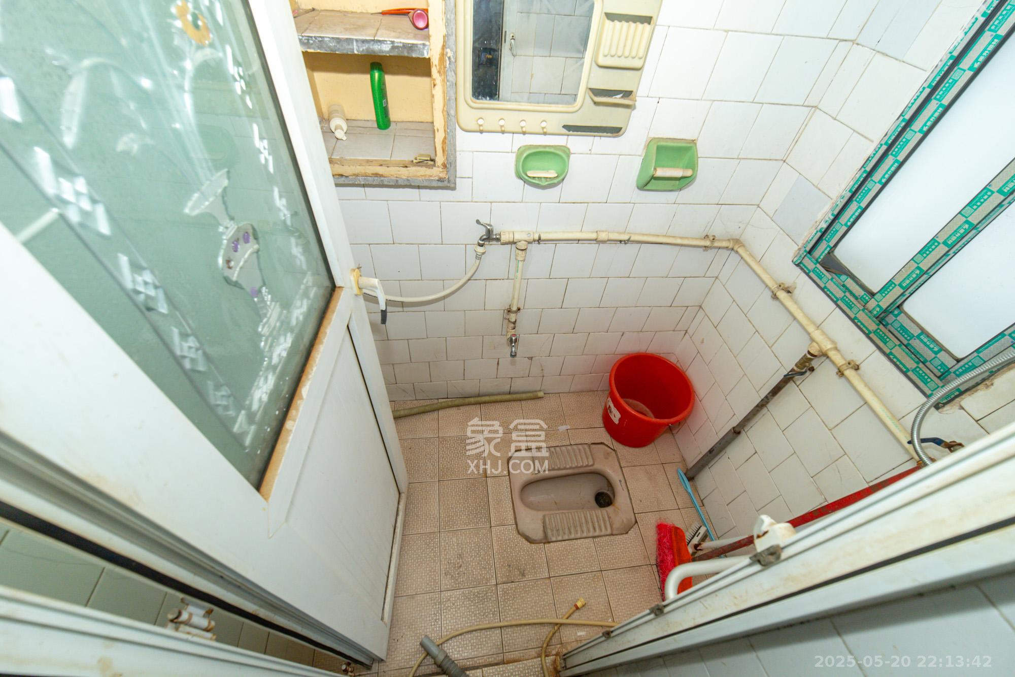 星沙一区 4室2厅0卫 117.5万 星沙一区 4室2厅0卫 117.5万卫生间