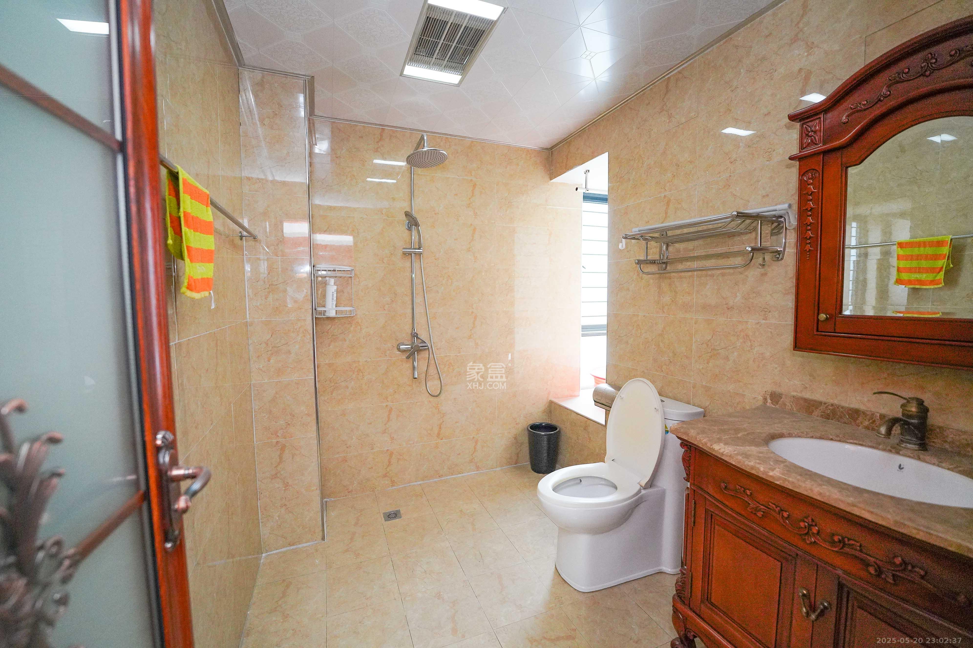 五矿紫湖香醍 4室2厅2卫 124.0万 五矿紫湖香醍 4室2厅2卫 124.0万卫生间