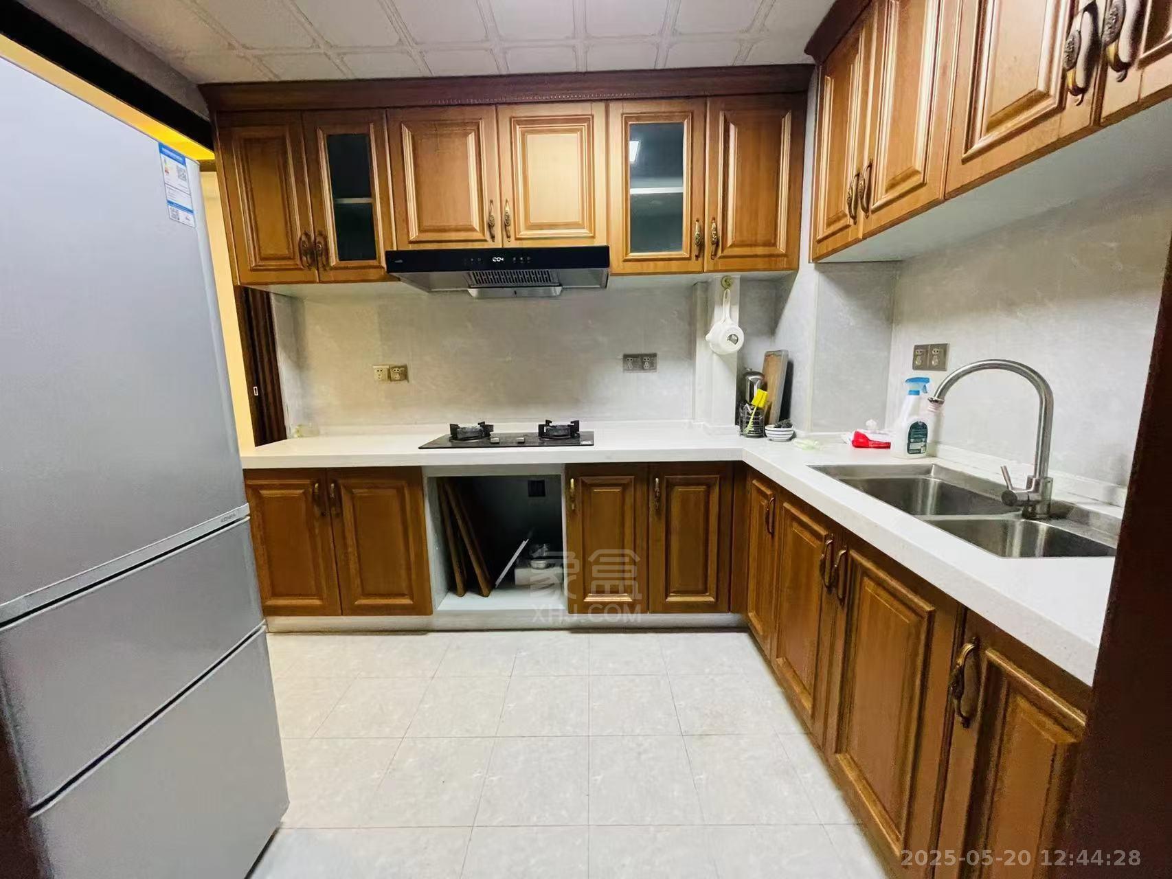 武广国际学苑 3室2厅1卫 2200.0元/月 武广国际学苑 3室2厅1卫 2200.0元/月室内图