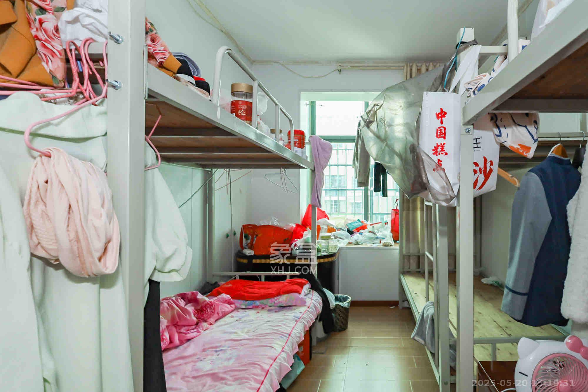 天峰名苑  5室2厅2卫   3300.00元/月室内图