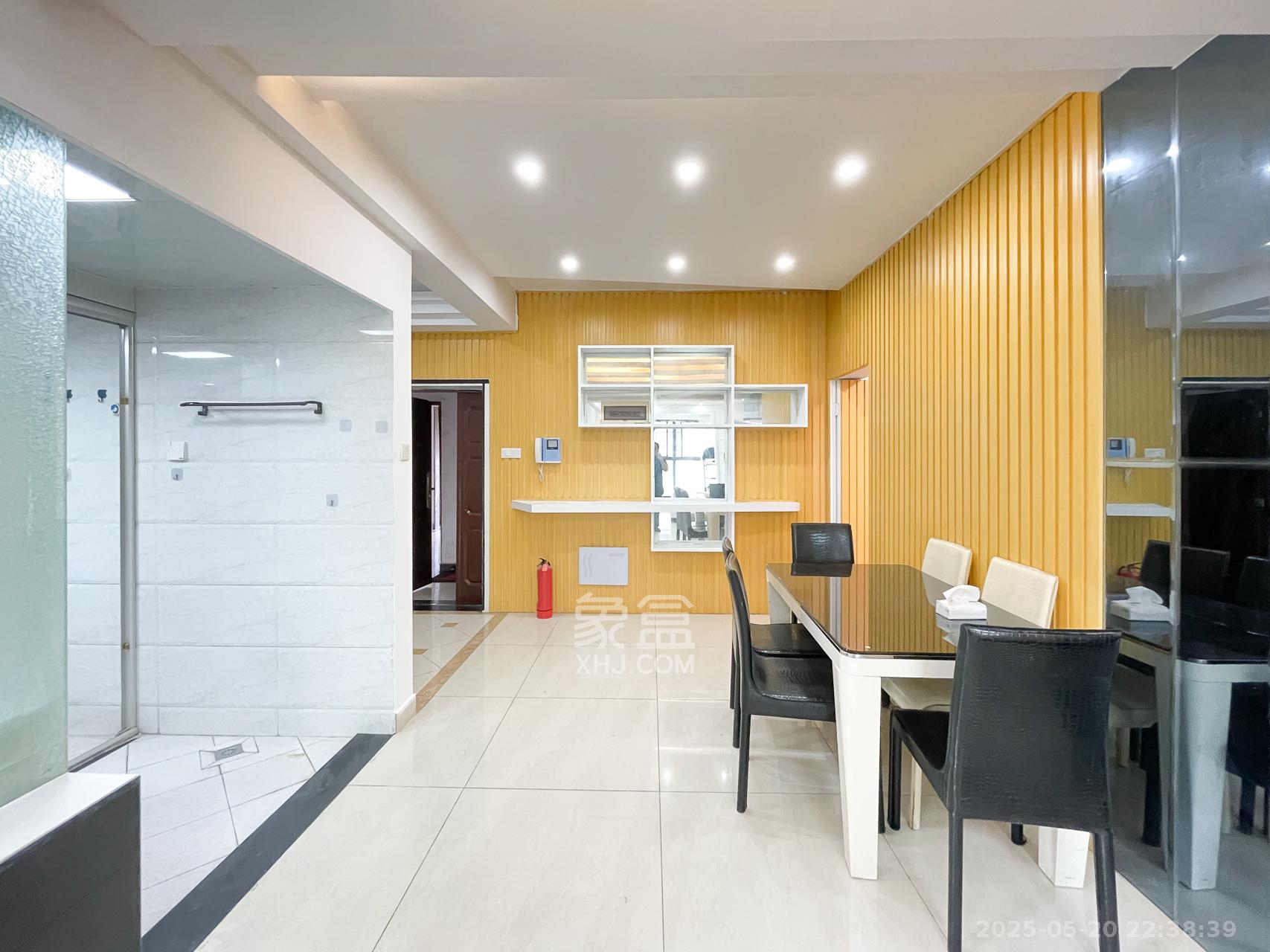 珠江东方明珠(新地东方明珠)一二期 3室2厅1卫 86.0万 珠江东方明珠(新地东方明珠)一二期 3室2厅1卫 86.0万客厅