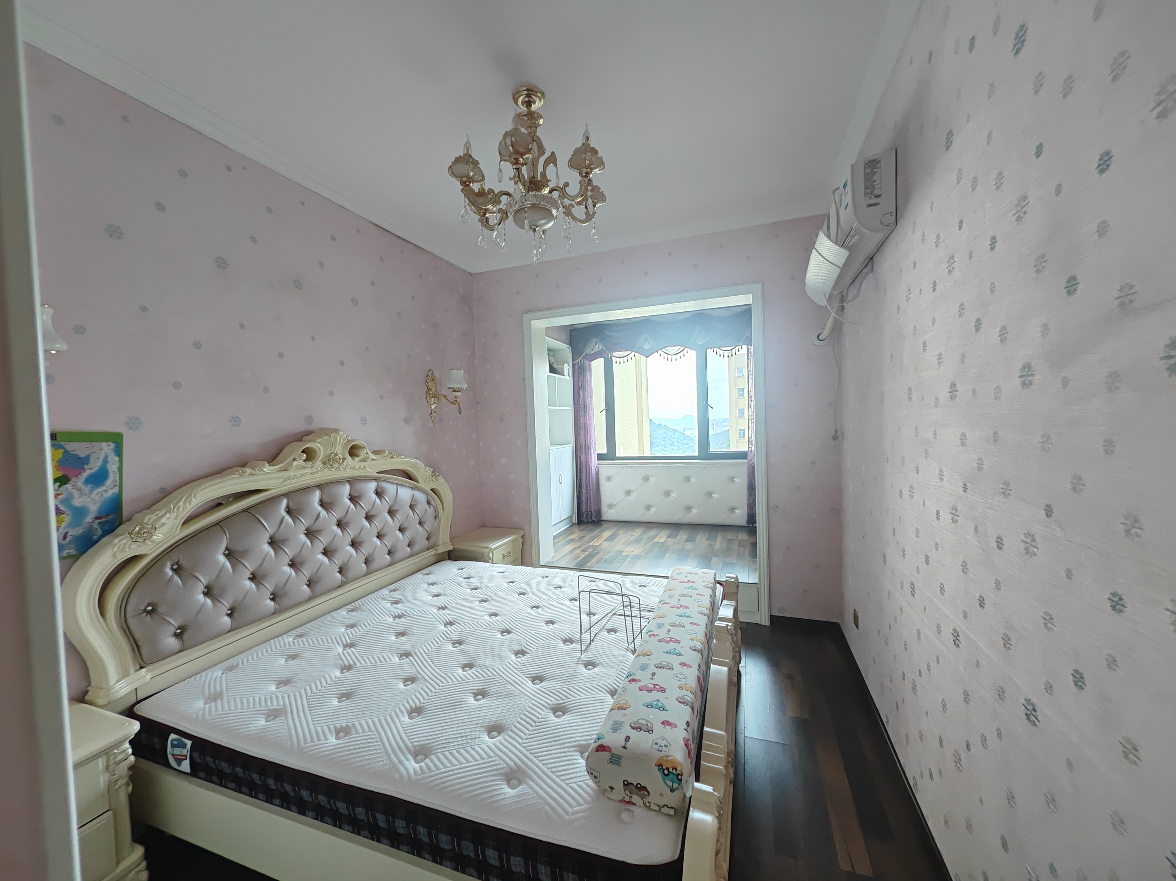 悦江山  4室2厅2卫    2500.0元/月 悦江山  4室2厅2卫    2500.0元/月室内图