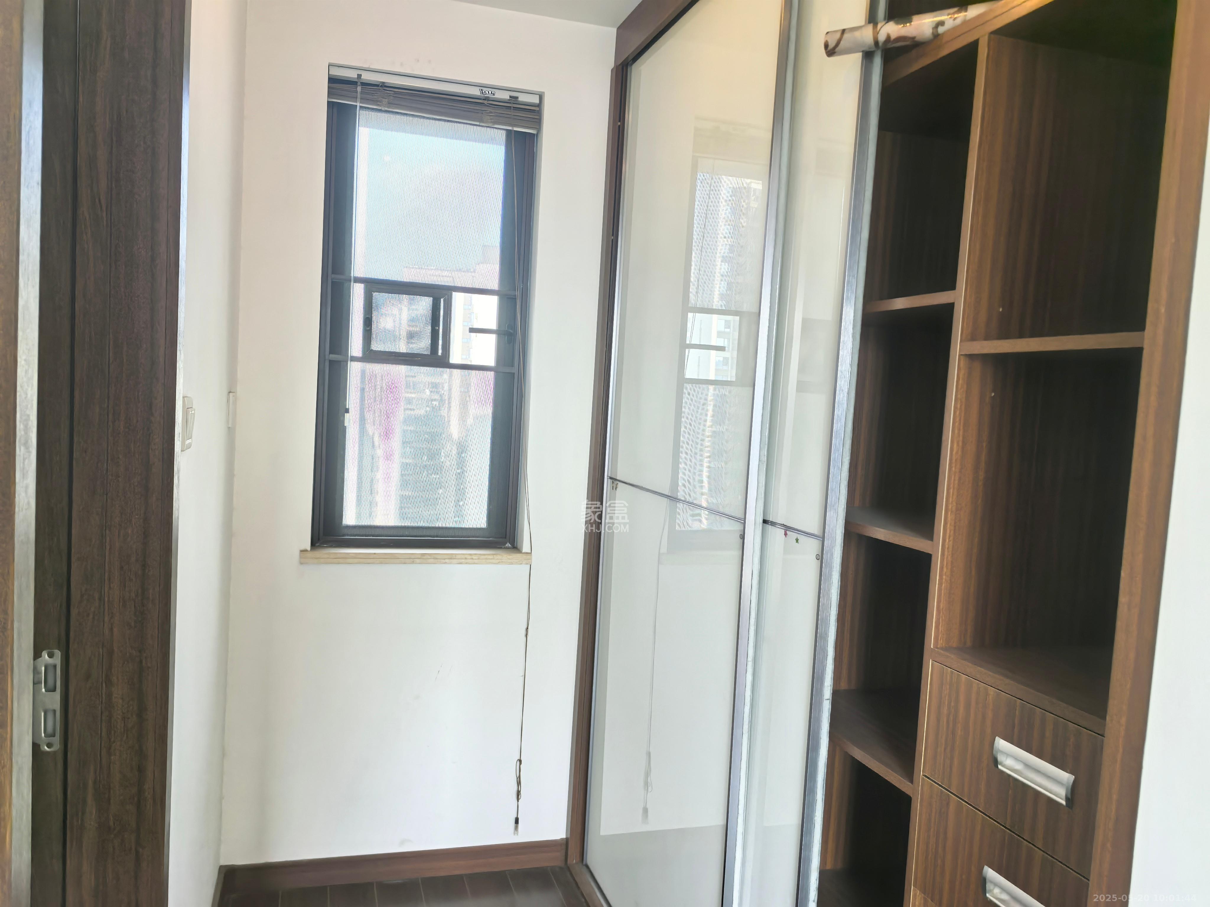 万科里梅溪郡  3室2厅2卫    3500.0元/月 万科里梅溪郡  3室2厅2卫    3500.0元/月室内图