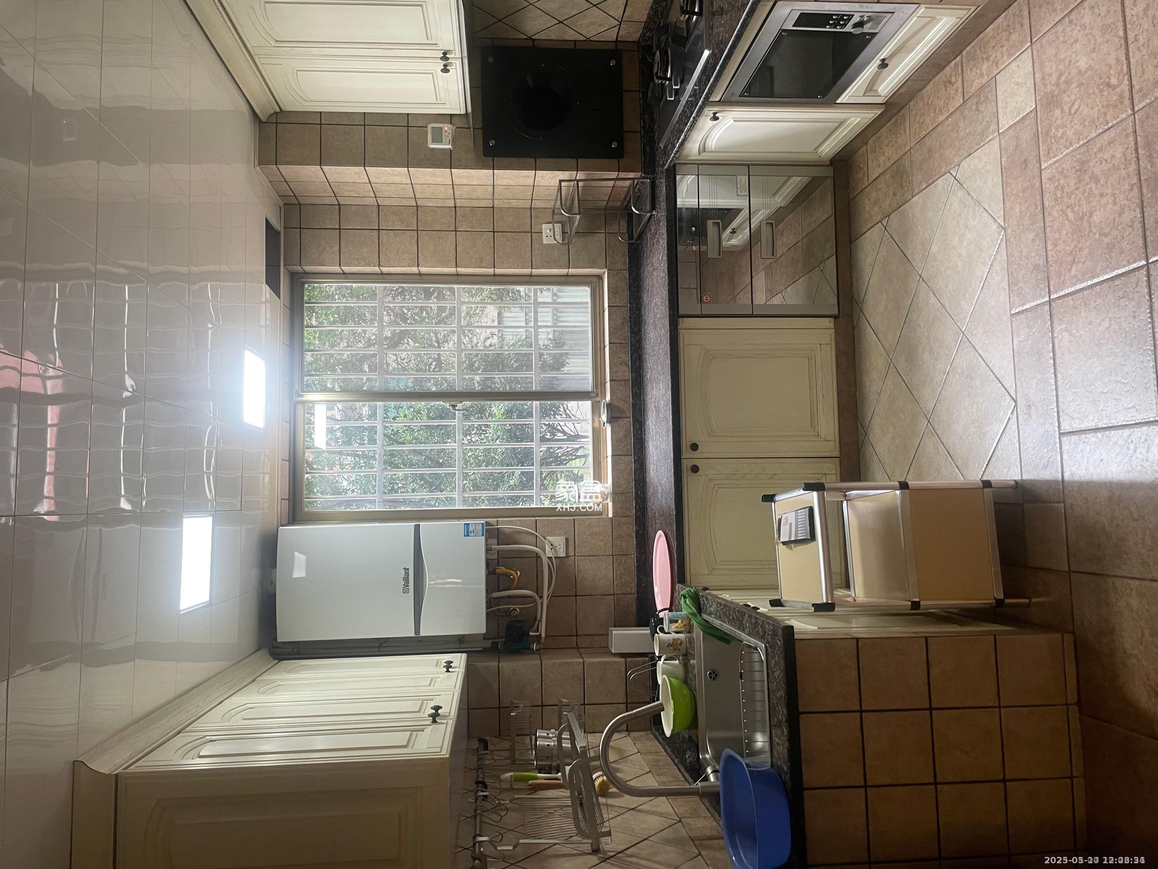 中天枫景园  4室2厅2卫   6500.00元/月室内图