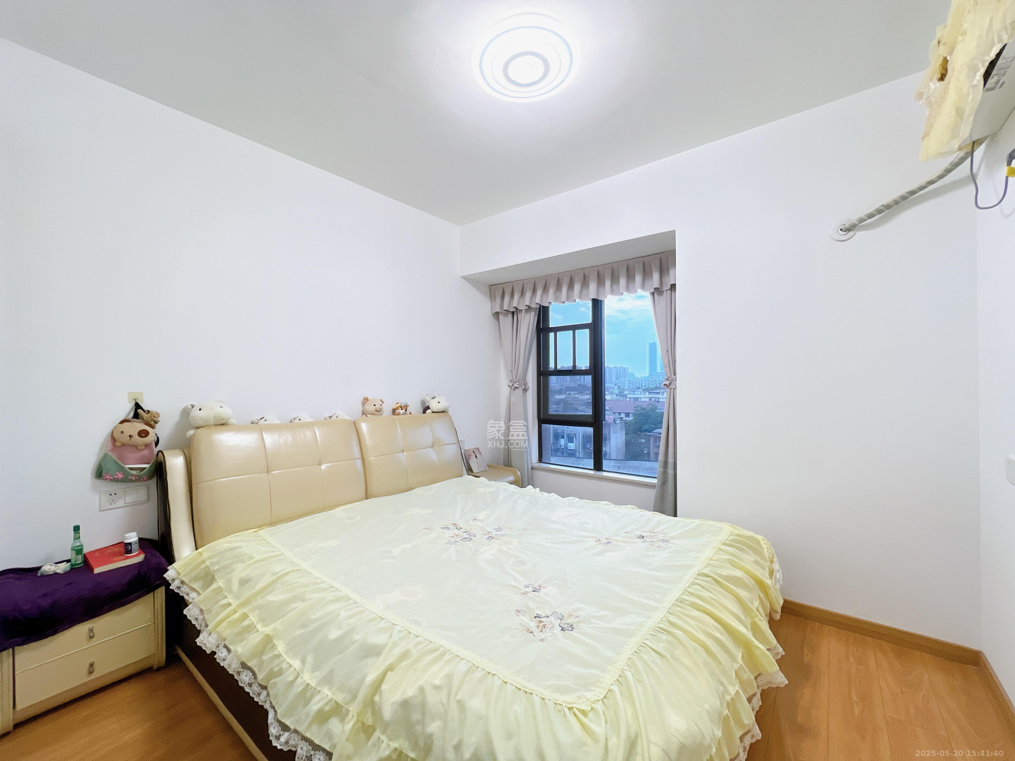 上园商住小区 3室2厅1卫 3200.0元/月 上园商住小区 3室2厅1卫 3200.0元/月室内图