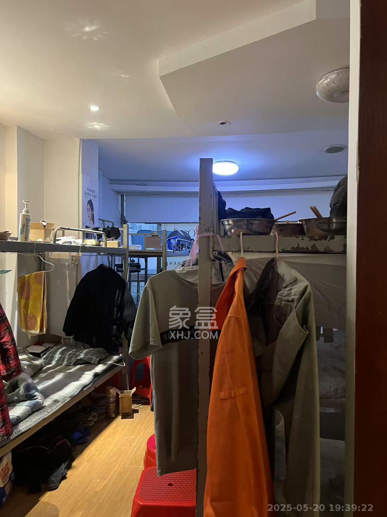 梦泽园 3室2厅1卫 2800.0元/月 梦泽园 3室2厅1卫 2800.0元/月室内图