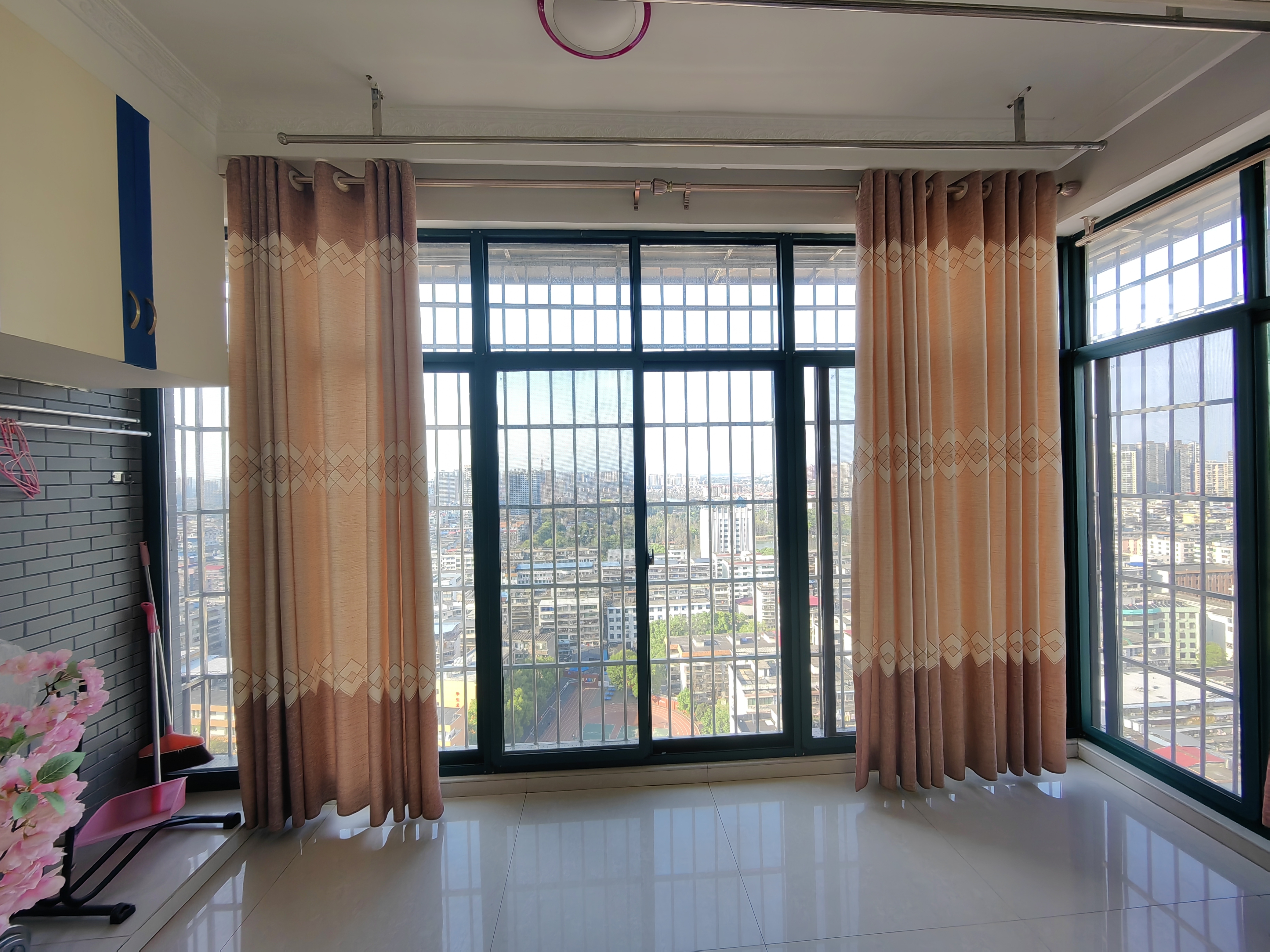 长和广场 2室2厅1卫 1800.0元/月 长和广场 2室2厅1卫 1800.0元/月室内图