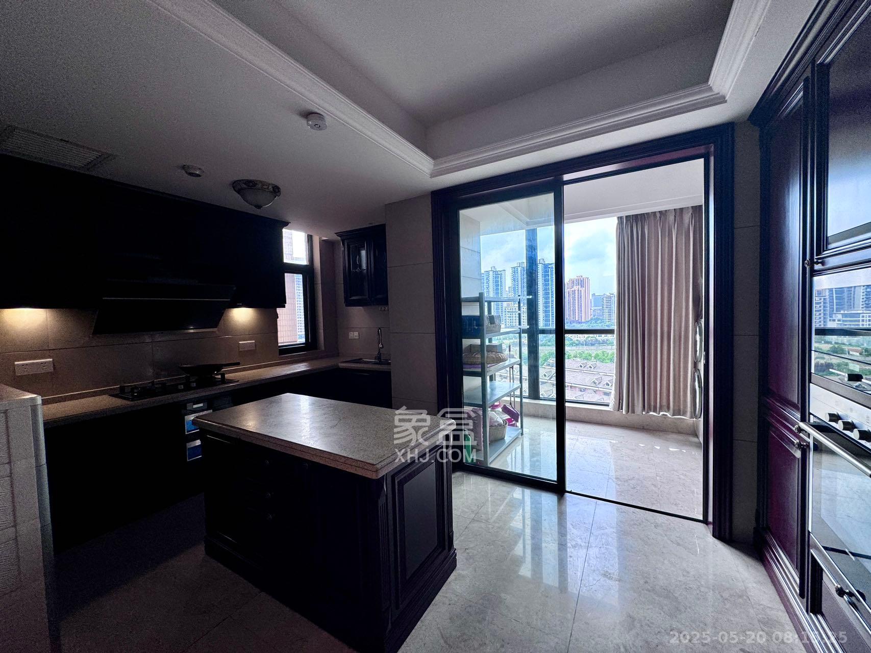 运达中央广场一、二期 5室2厅5卫 21800.0元/月 运达中央广场一、二期 5室2厅5卫 21800.0元/月室内图