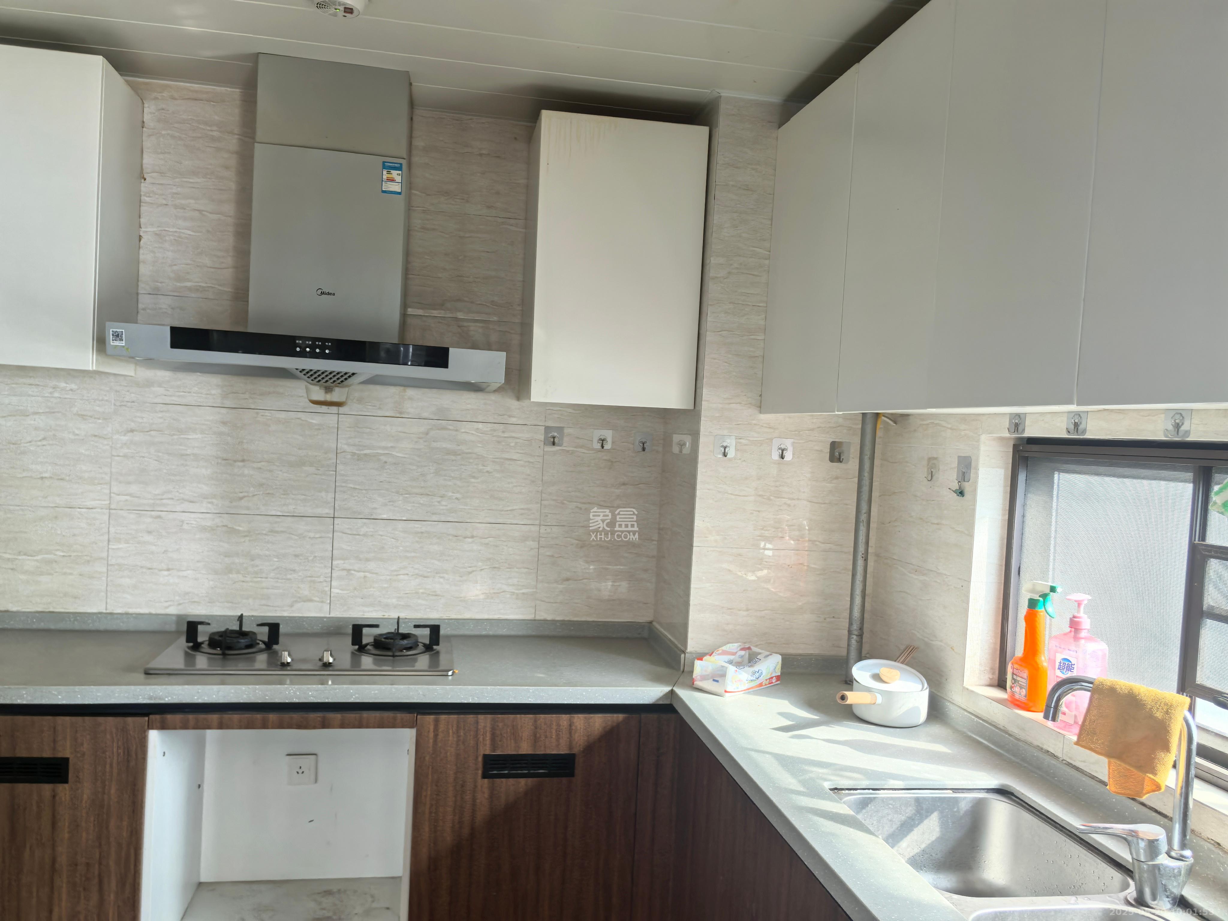 万科里梅溪郡  3室2厅2卫    3500.0元/月 万科里梅溪郡  3室2厅2卫    3500.0元/月室内图