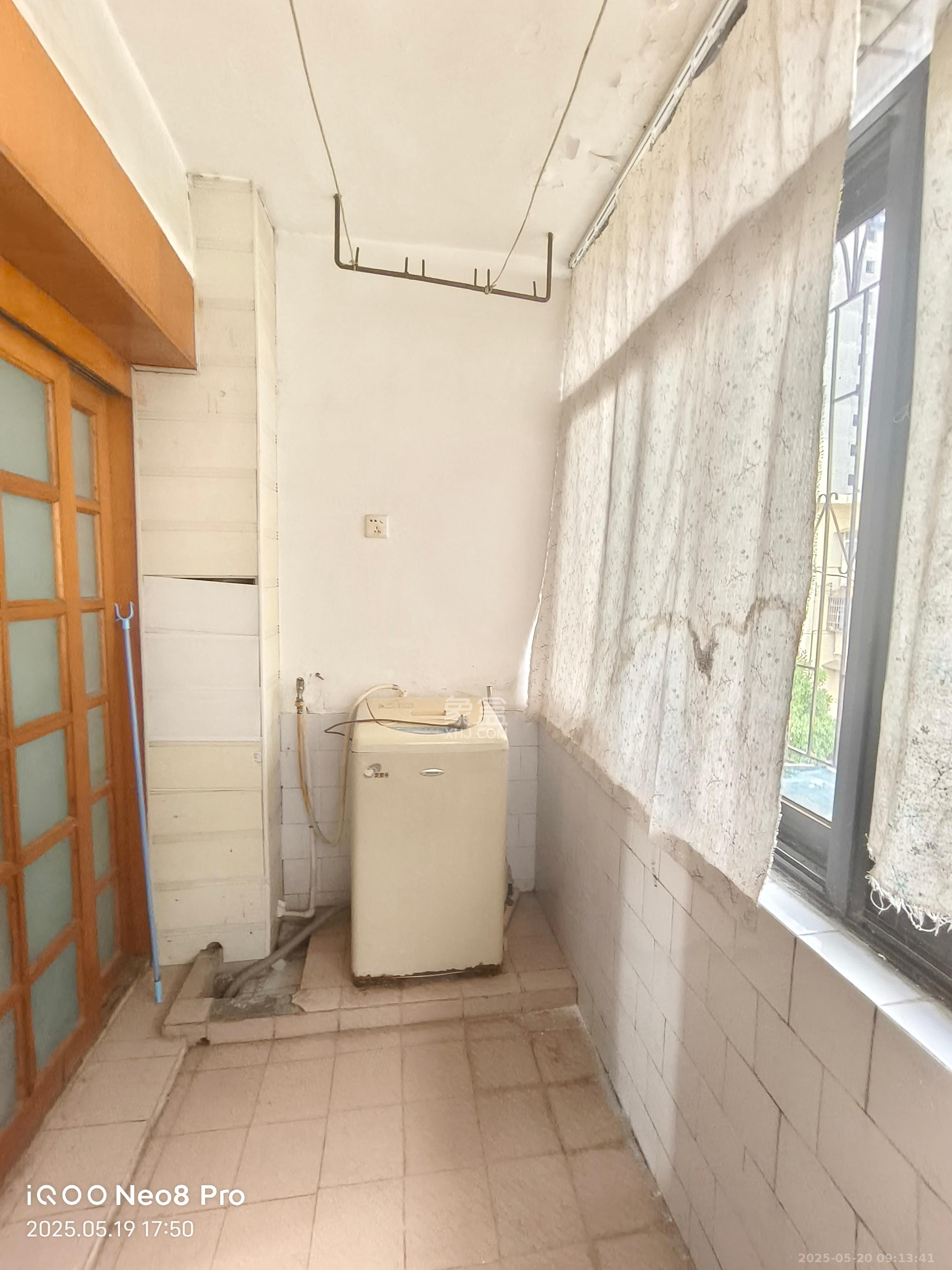 梨子山小区  2室1厅1卫   1400.00元/月室内图