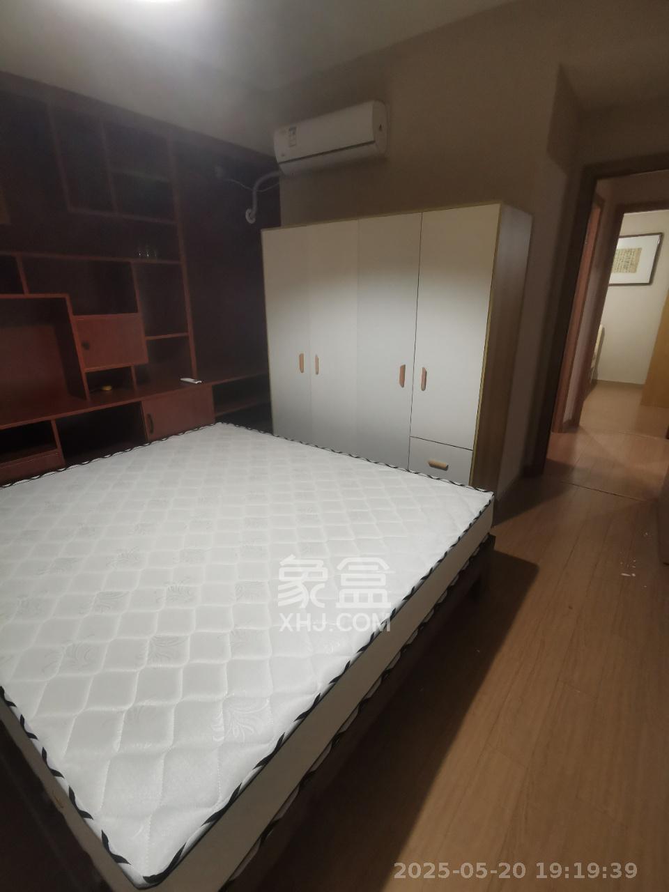 麓谷小镇  3室2厅1卫   2700.00元/月室内图