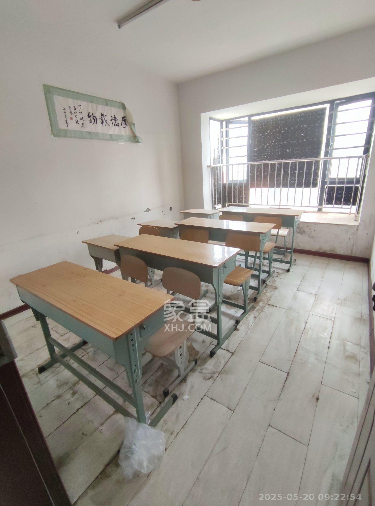 钰龙天下一期  3室2厅1卫   2300.00元/月室内图