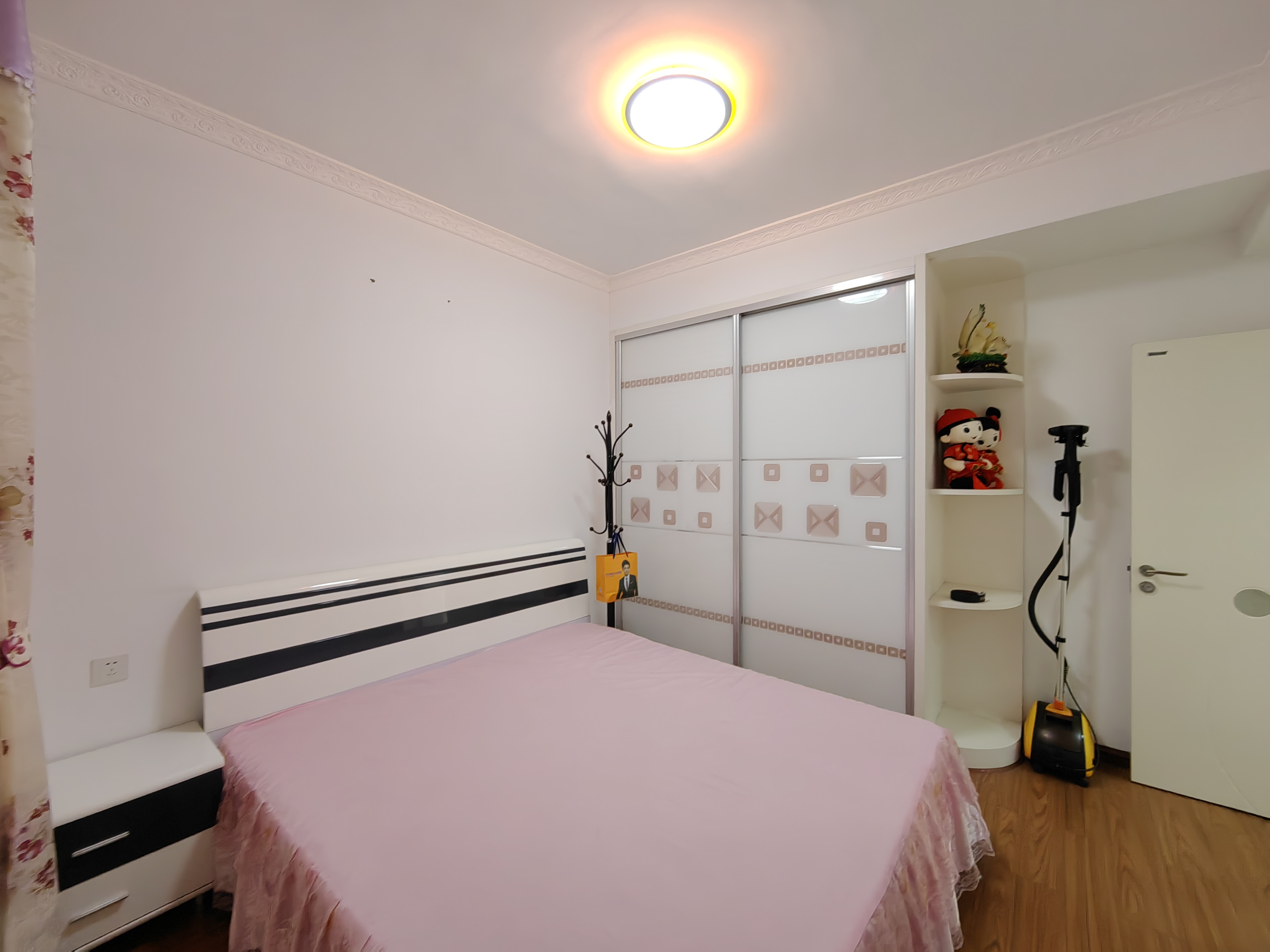 长和广场 2室2厅1卫 1800.0元/月 长和广场 2室2厅1卫 1800.0元/月室内图