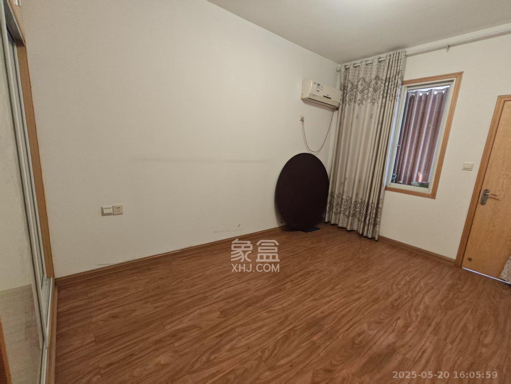 石油小区 4室2厅2卫 56.8万 石油小区 4室2厅2卫 56.8万室内图