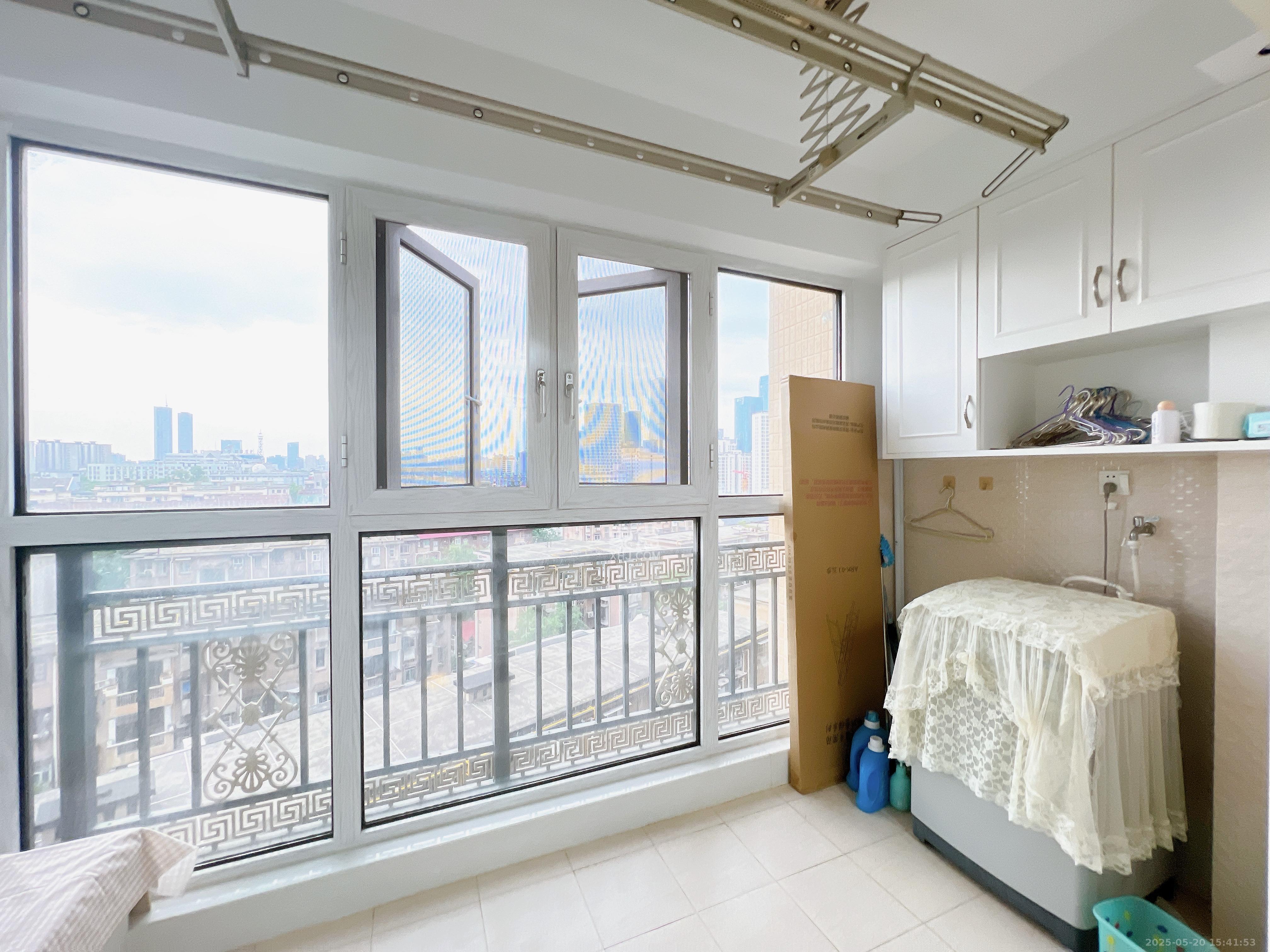 上园商住小区 3室2厅1卫 3200.0元/月 上园商住小区 3室2厅1卫 3200.0元/月室内图