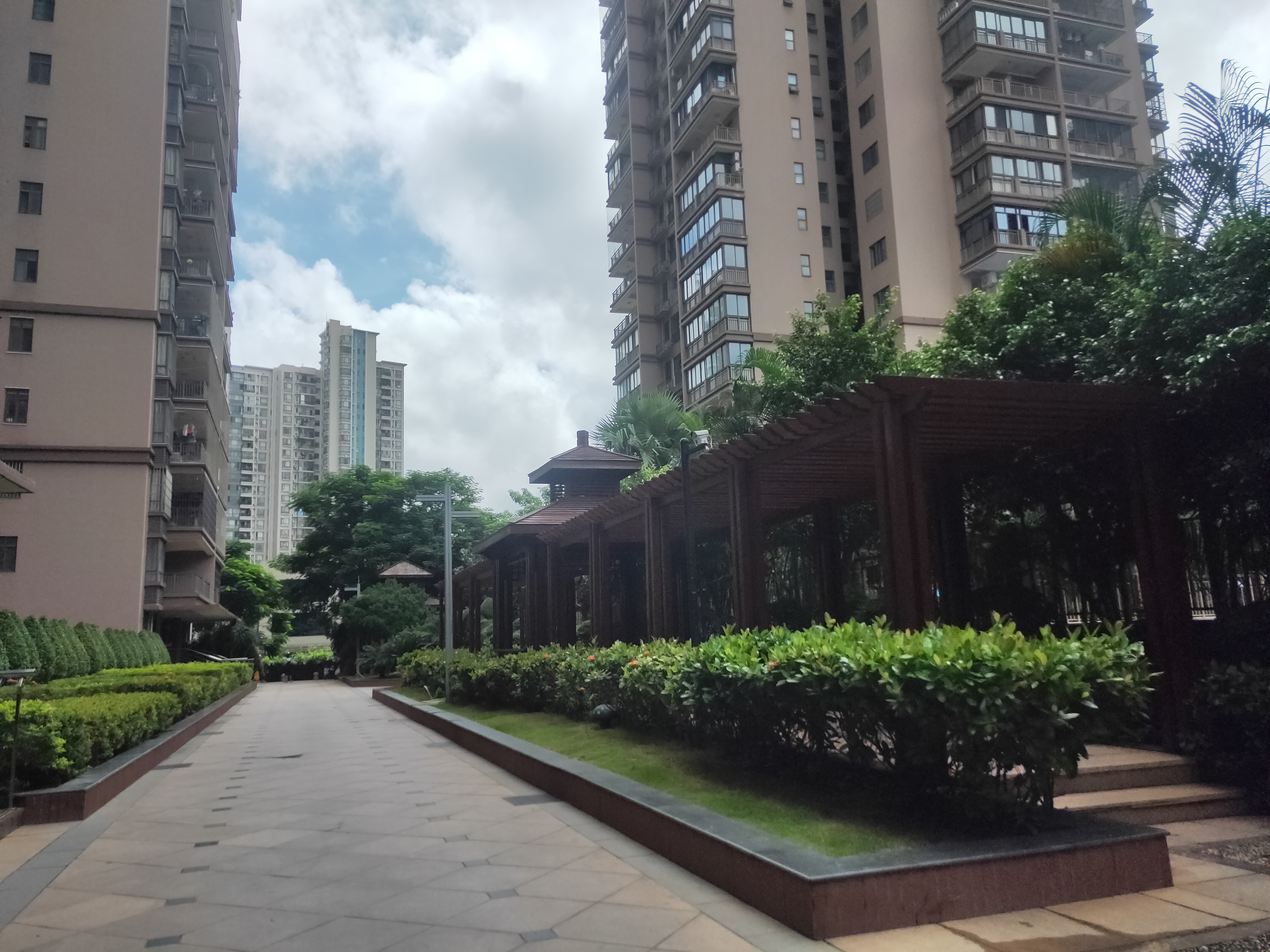 国贸城市花园  1室0厅1卫   2200.00元/月室内图1