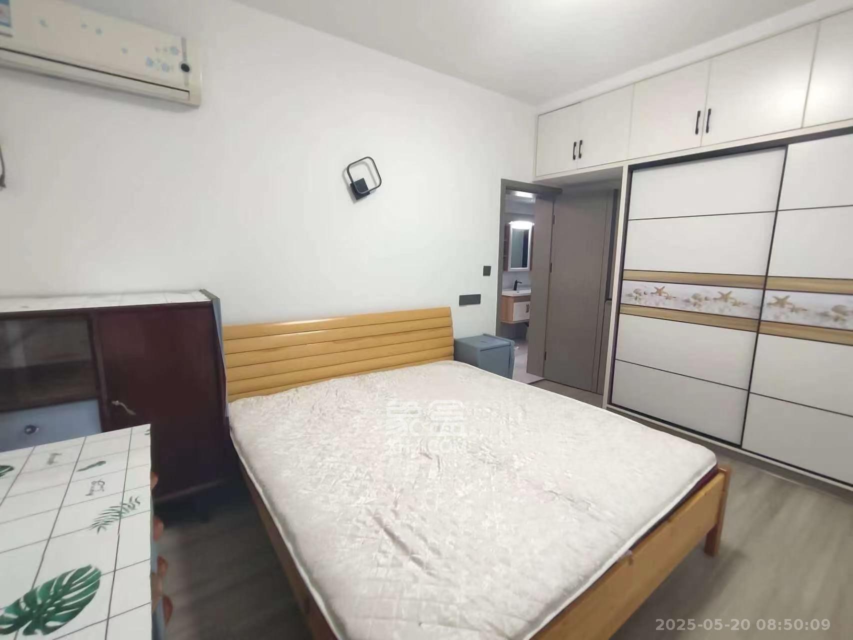 汽电宿舍（东风路七条巷）  3室2厅1卫   2300.00元/月室内图