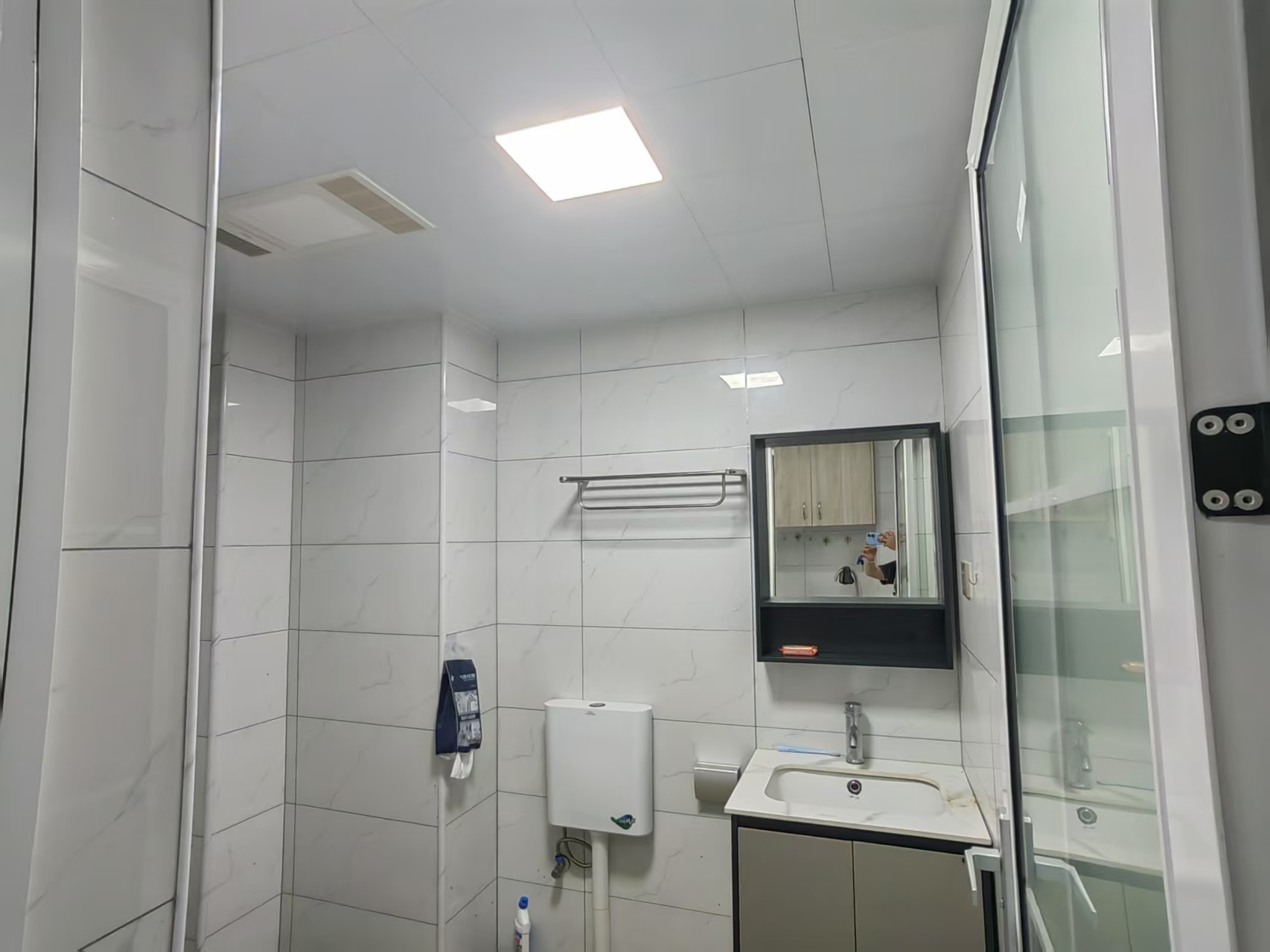 青春里 1室1厅1卫 1500.0元/月 青春里 1室1厅1卫 1500.0元/月室内图