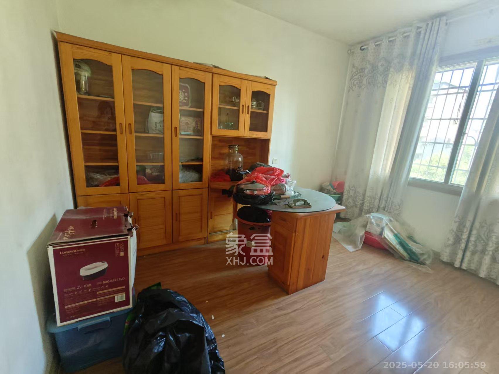 石油小区 4室2厅2卫 56.8万 石油小区 4室2厅2卫 56.8万室内图