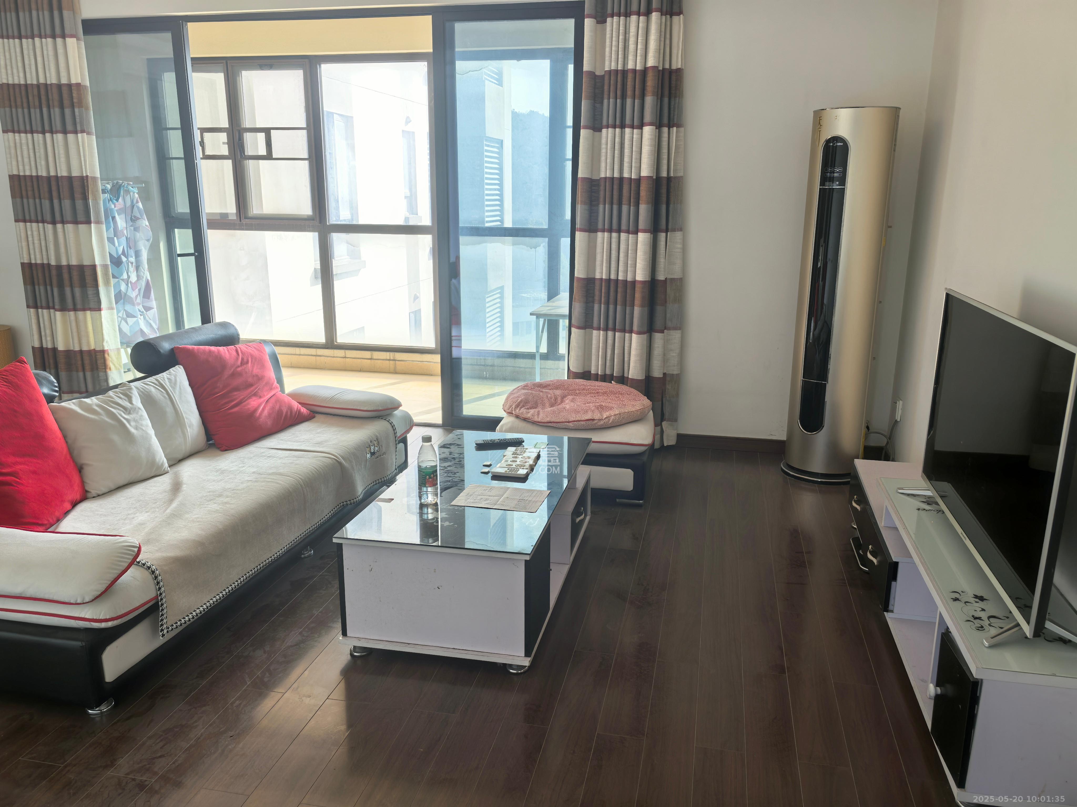 万科里梅溪郡  3室2厅2卫    3500.0元/月 万科里梅溪郡  3室2厅2卫    3500.0元/月室内图