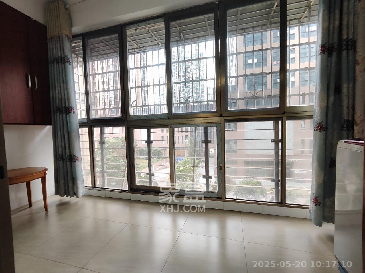 向阳湖安置小区 2室2厅1卫 3200.0元/月 向阳湖安置小区 2室2厅1卫 3200.0元/月室内图