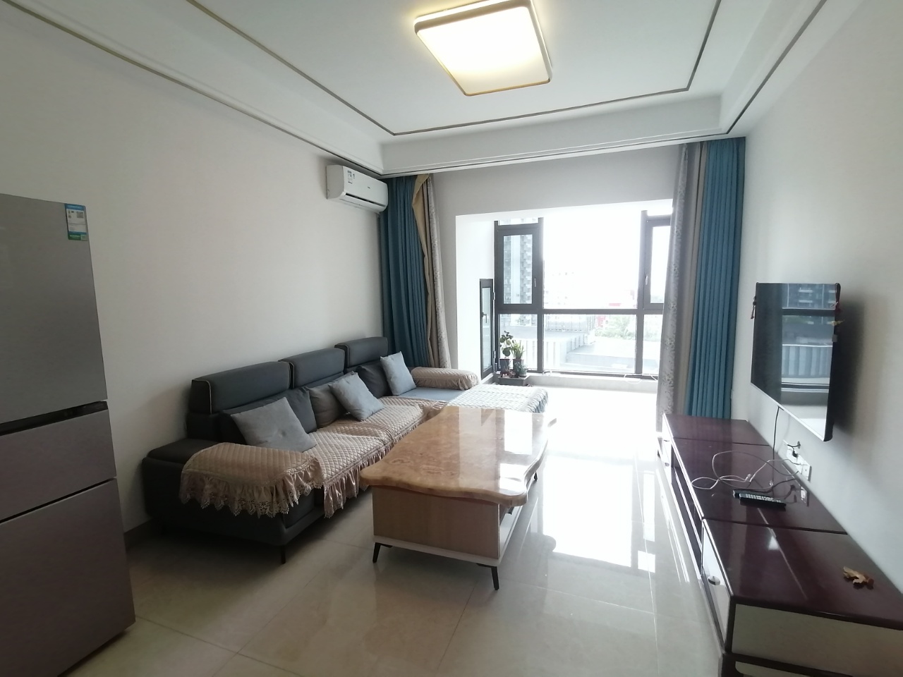 华润中心  2室1厅1卫    5000.0元/月 华润中心  2室1厅1卫    5000.0元/月室内图