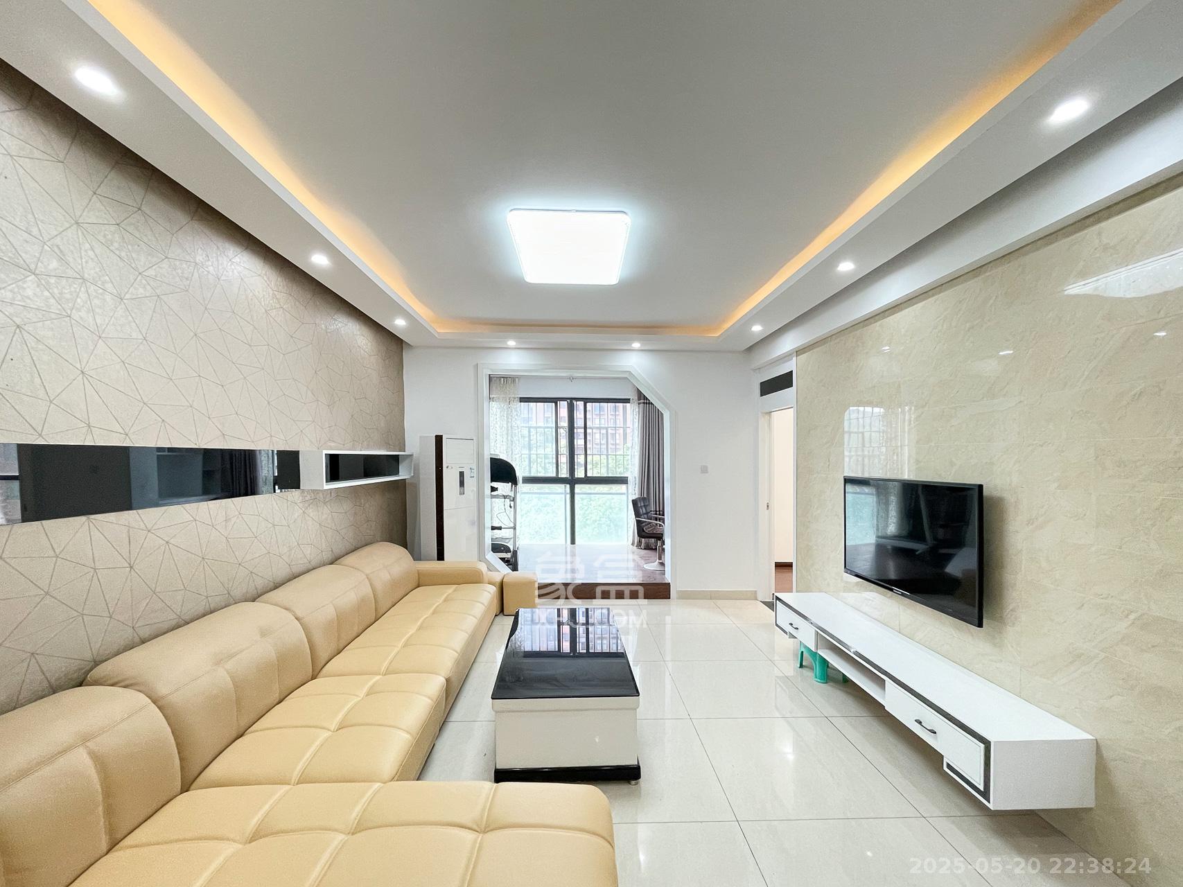 珠江东方明珠(新地东方明珠)一二期 3室2厅1卫 86.0万 珠江东方明珠(新地东方明珠)一二期 3室2厅1卫 86.0万客厅