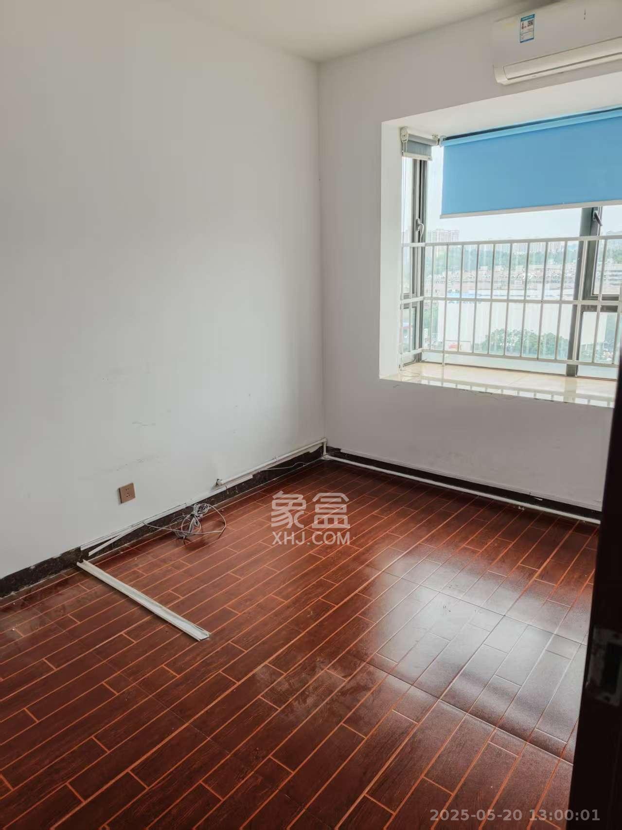 西城龙庭 4室2厅2卫 2200.0元/月 西城龙庭 4室2厅2卫 2200.0元/月室内图