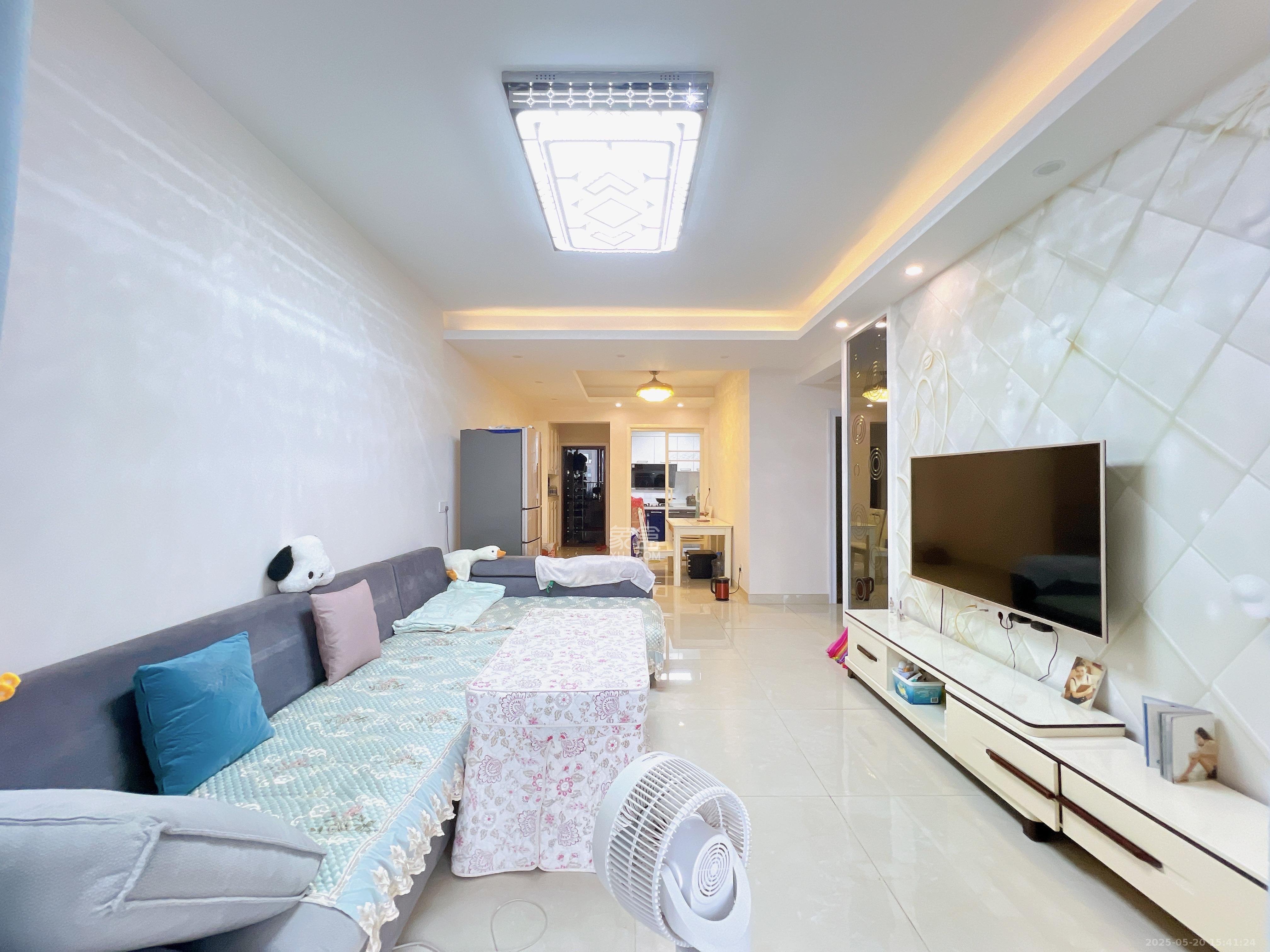 上园商住小区 3室2厅1卫 3200.0元/月 上园商住小区 3室2厅1卫 3200.0元/月室内图