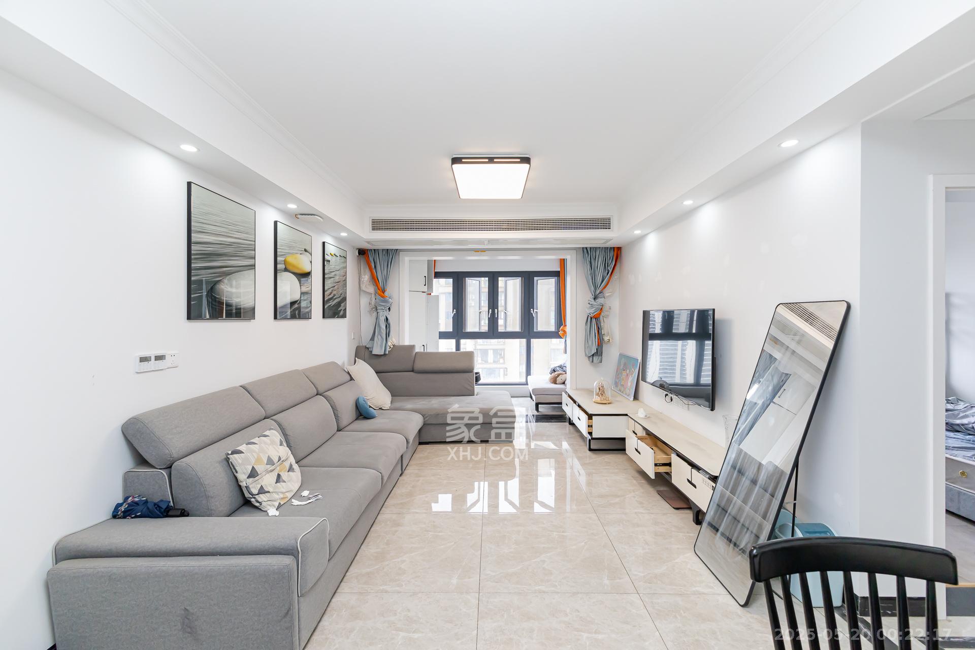 勤诚达境界城 3室2厅2卫 99.0万 勤诚达境界城 3室2厅2卫 99.0万客厅